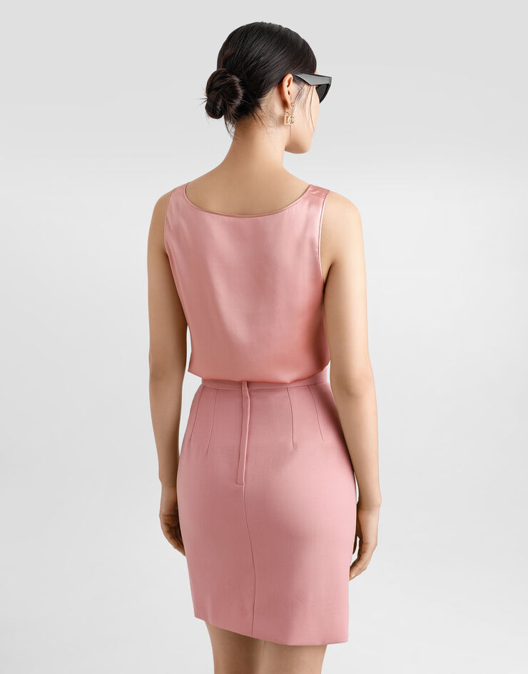 Dolce & Gabbana DG 徽标别针缎布背心上衣 Pink F7AK5TFURAG