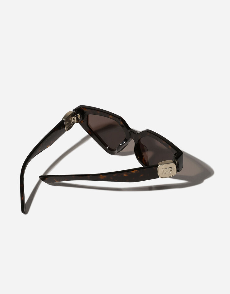 Dolce & Gabbana نظارة شمسية DG Precious بني VG446AVP273