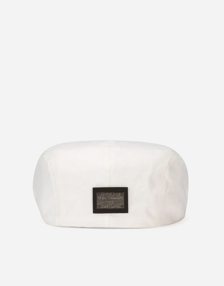 Dolce & Gabbana Casquette plate en coton teint en pièce confectionnée avec plaquette à logo Blanc GH587AG8IP4