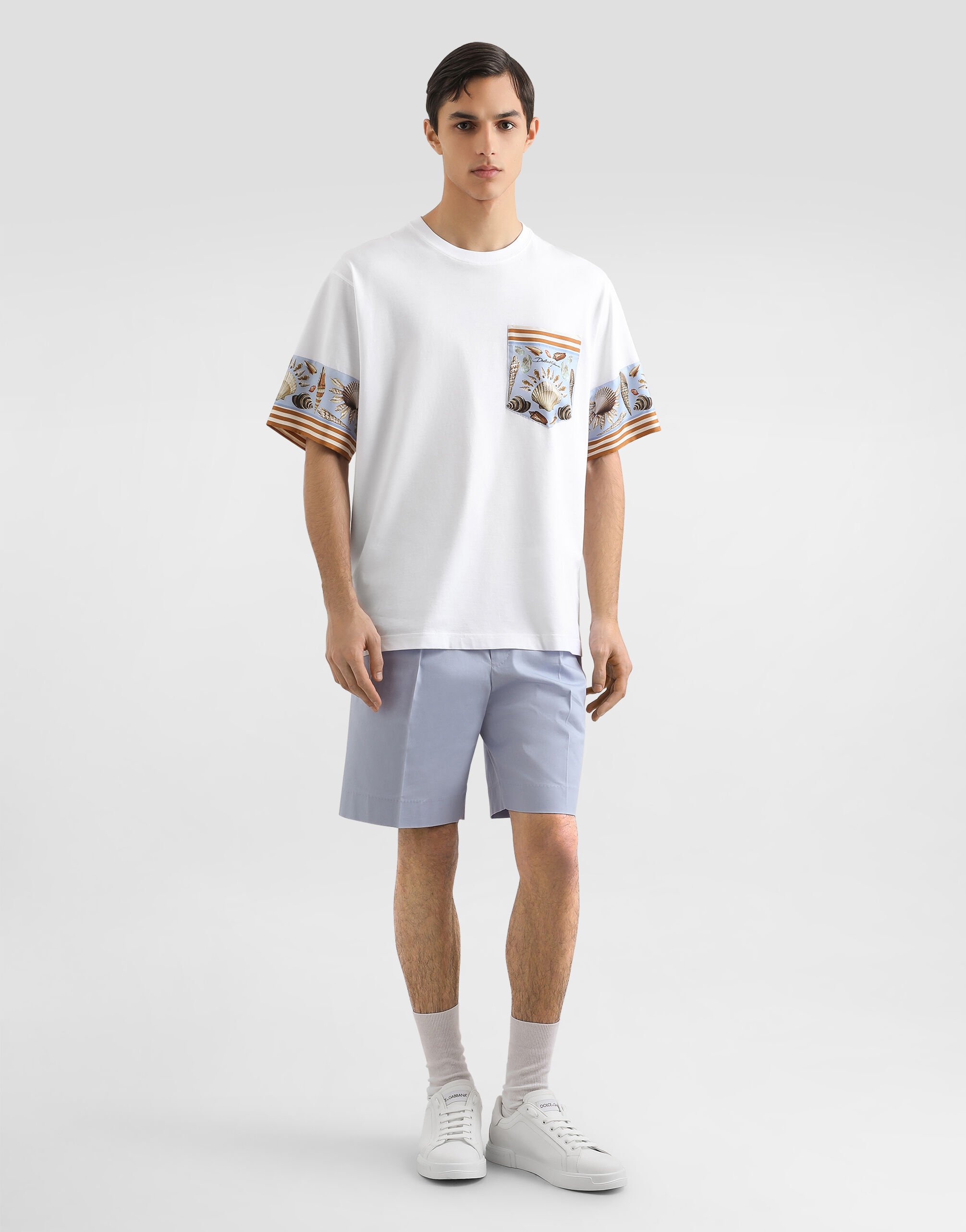 Tシャツ・カットソー DOLCE  GABBANA Men T Shirts G8PN9Z G7NRN W0800 White Short-sleeved T-shirt with DG logo patch in White for Men