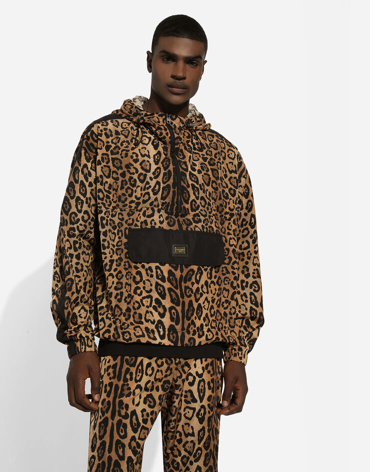 Dolce & Gabbana Cazadora con capucha y crespo estampado leopardo Estampado G9AXZTFPSH8