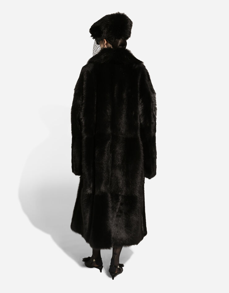 Dolce & Gabbana Einreihiger Mantel aus Schaffell Schwarz F0W2DFFUP9B