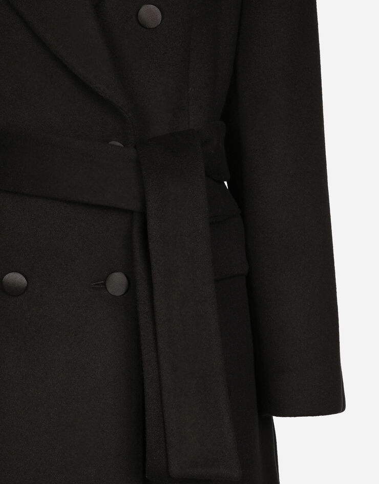 Dolce & Gabbana معطف بيز كشمير بصف أزرار مزدوج بحزام أسود F0E2QTFU292