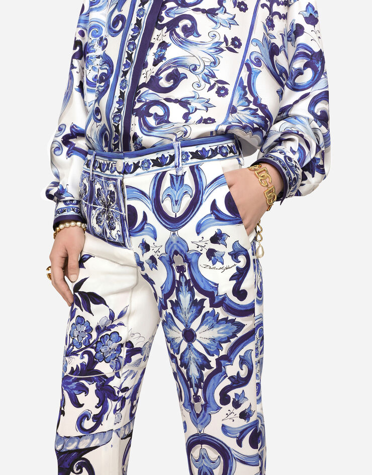 Dolce & Gabbana Pantalon en charmeuse à imprimé majoliques Multicolore FTAMUTHPABR