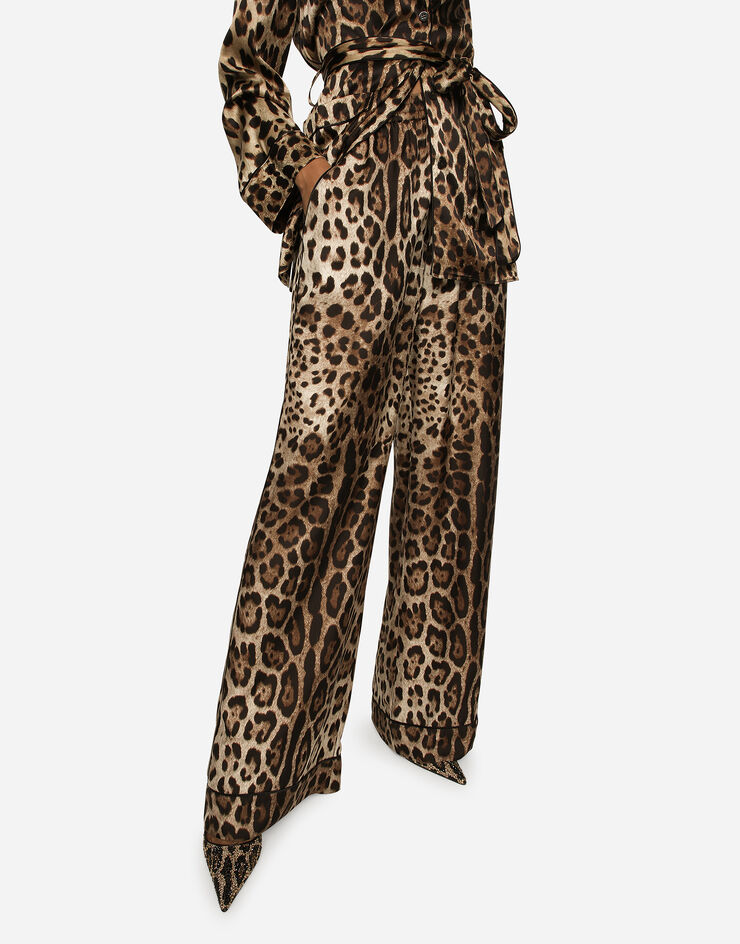 Dolce & Gabbana Pantalones de pijama en raso con estampado leopardo Multicolor FTAMPTFSAXY