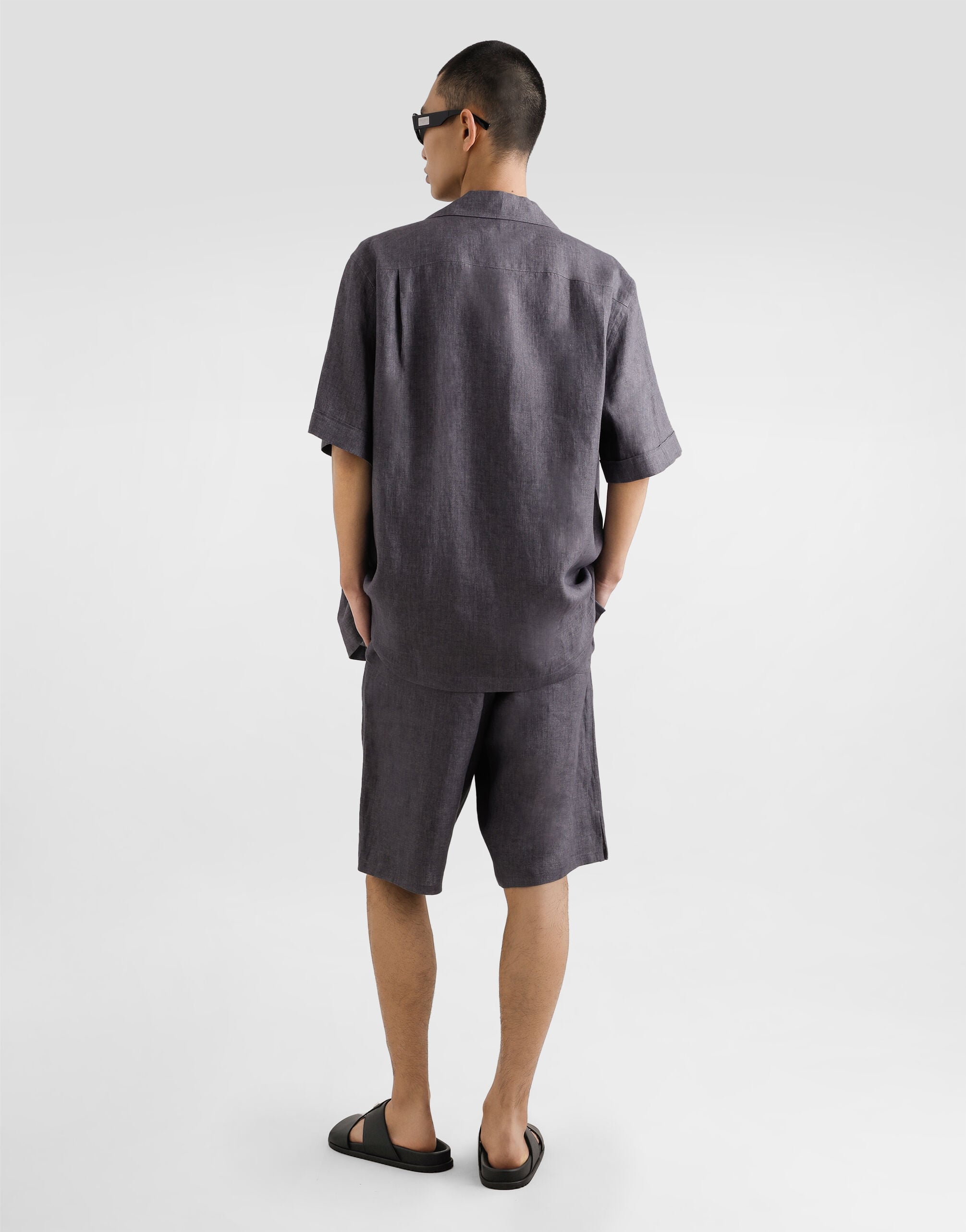 グレーのメンズ エンブロイリー シルク ヘンリーネック Tシャツ