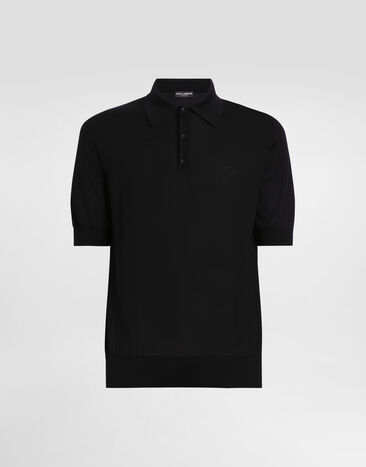 Dolce & Gabbana قميص بولو حرير بتطريز شعار أسود GXZ02ZJBSK3