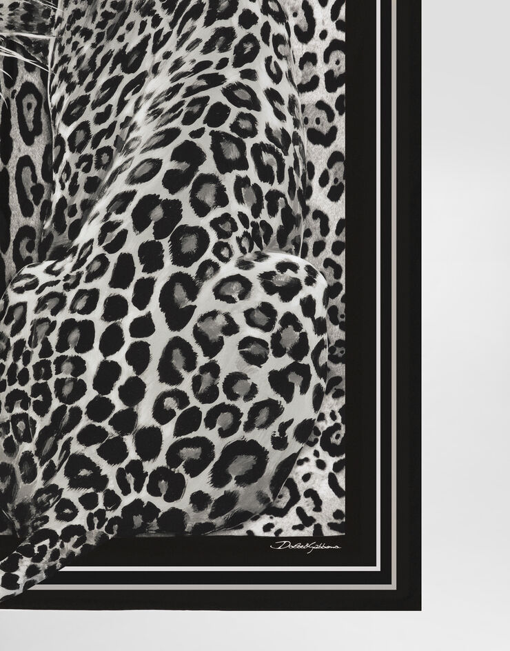 Dolce & Gabbana وشاح فولار من تويل حريري بطبعة فهد (90x90) مطبعة FN090RGDCUV