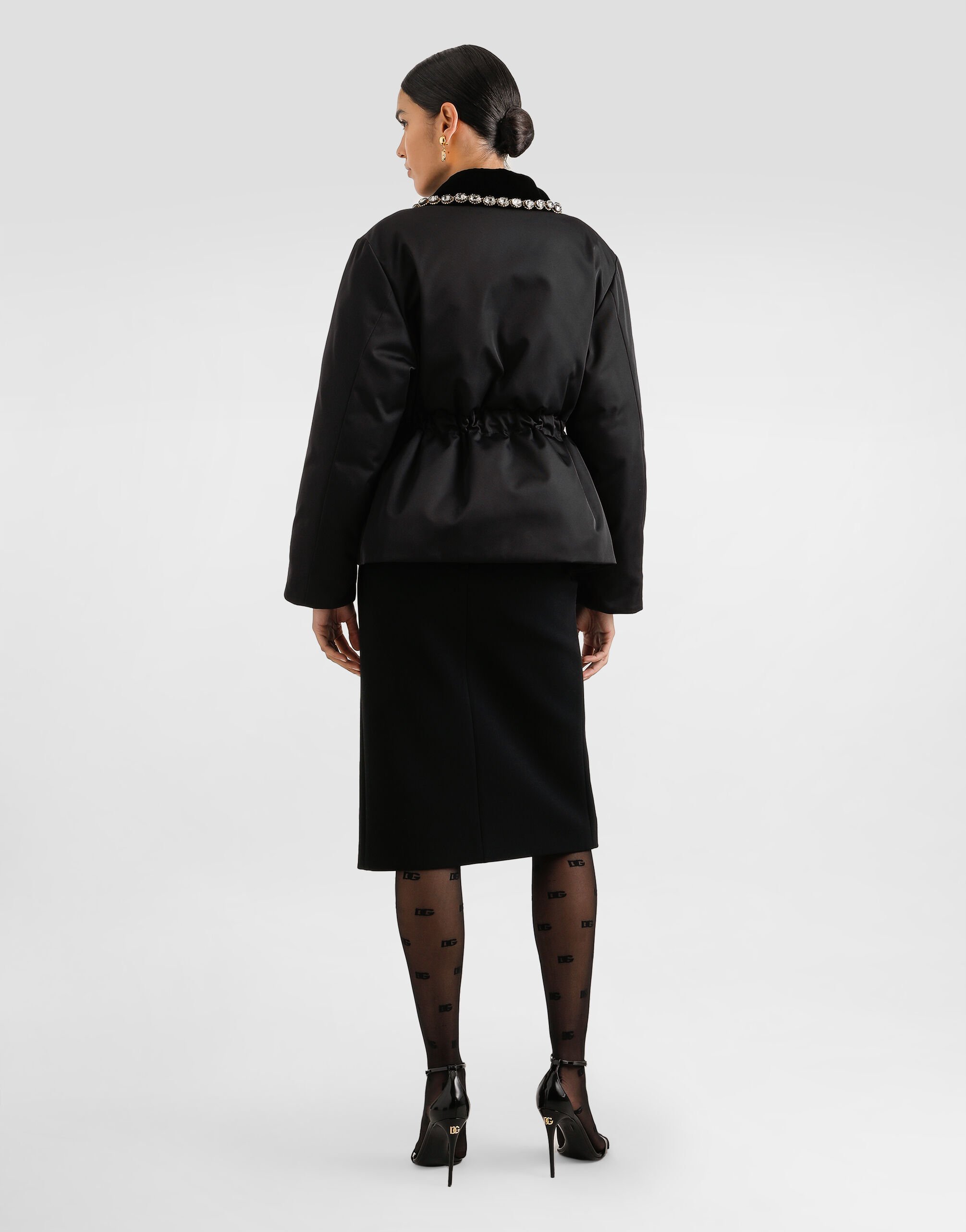 【良品】DOLCE&GABBANA ショート丈ジャケット ブラック 38 Nylon jacket with embossed logo in Black for Women | Dolce&Gabbana®