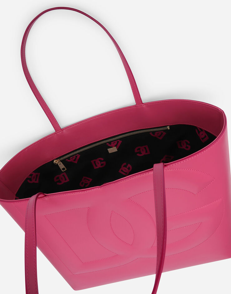 Dolce & Gabbana حقيبة تسوق متوسطة DG Logo Bag من جلد عجل أرجواني BB7338AW576