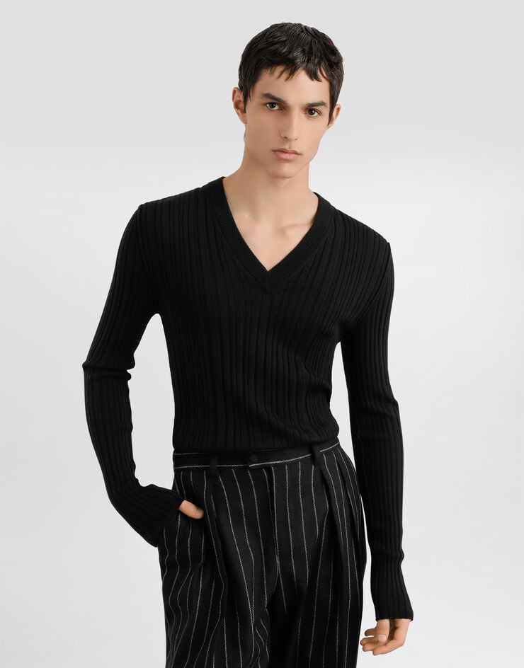 Dolce & Gabbana Wool v-neck sweater Black GX443TJAVKY