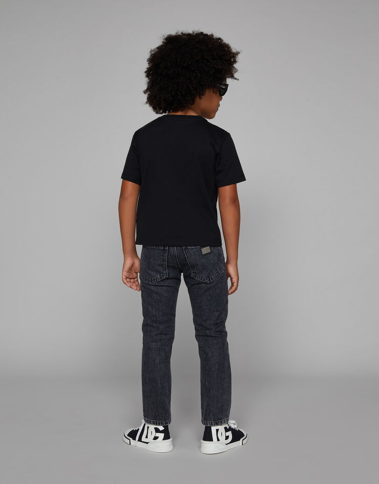 Dolce & Gabbana Rundhals-T-Shirt aus Jersey Stickerei DG Milano Schwarz L4JTEYG7E5G
