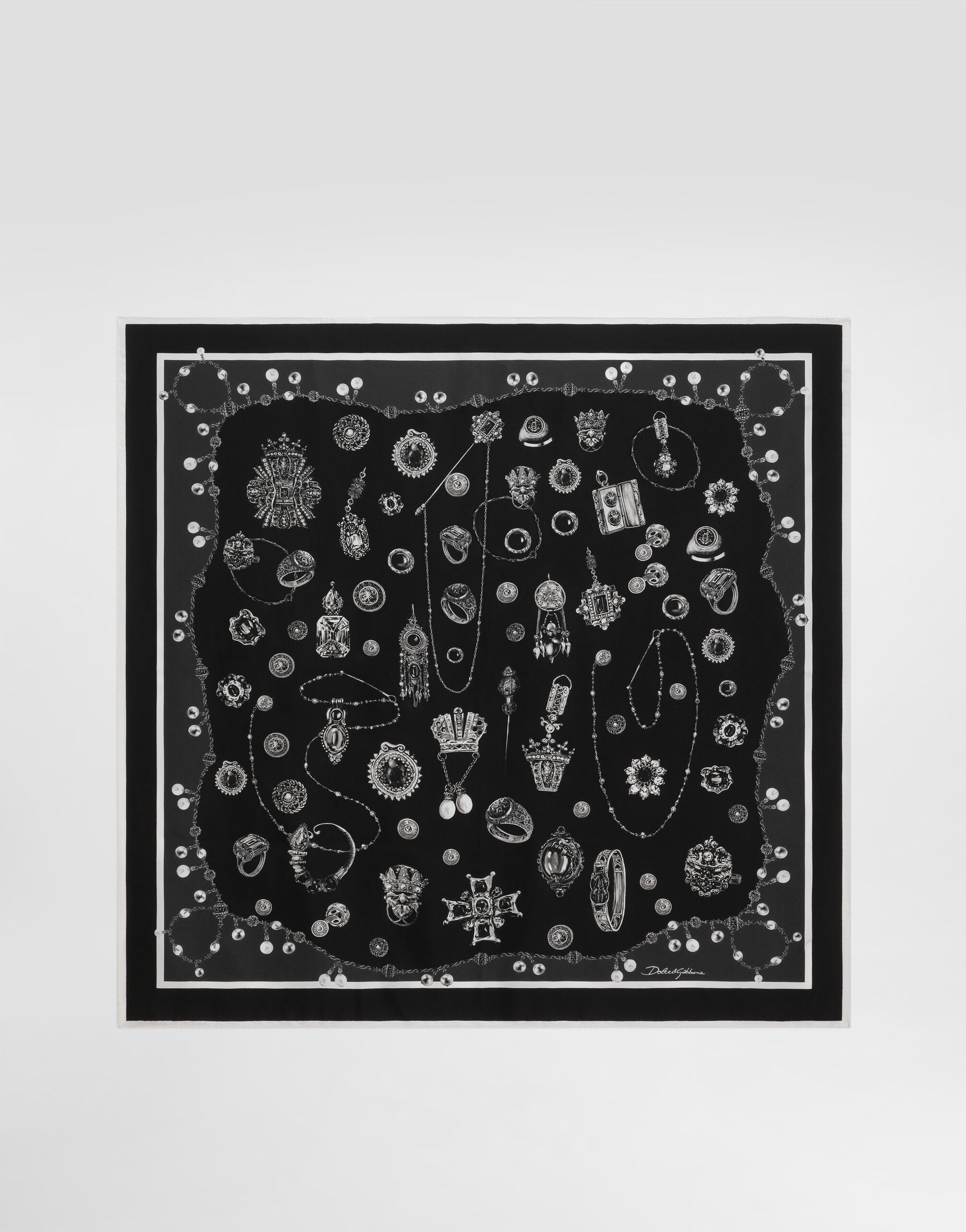 DOLCE&GABBANA 花柄カーディガン 黒×赤 上質シルク混　38 DOLCE&GABBANA 花柄カーディガン 黒×赤 上質シルク混 38 - メルカリ