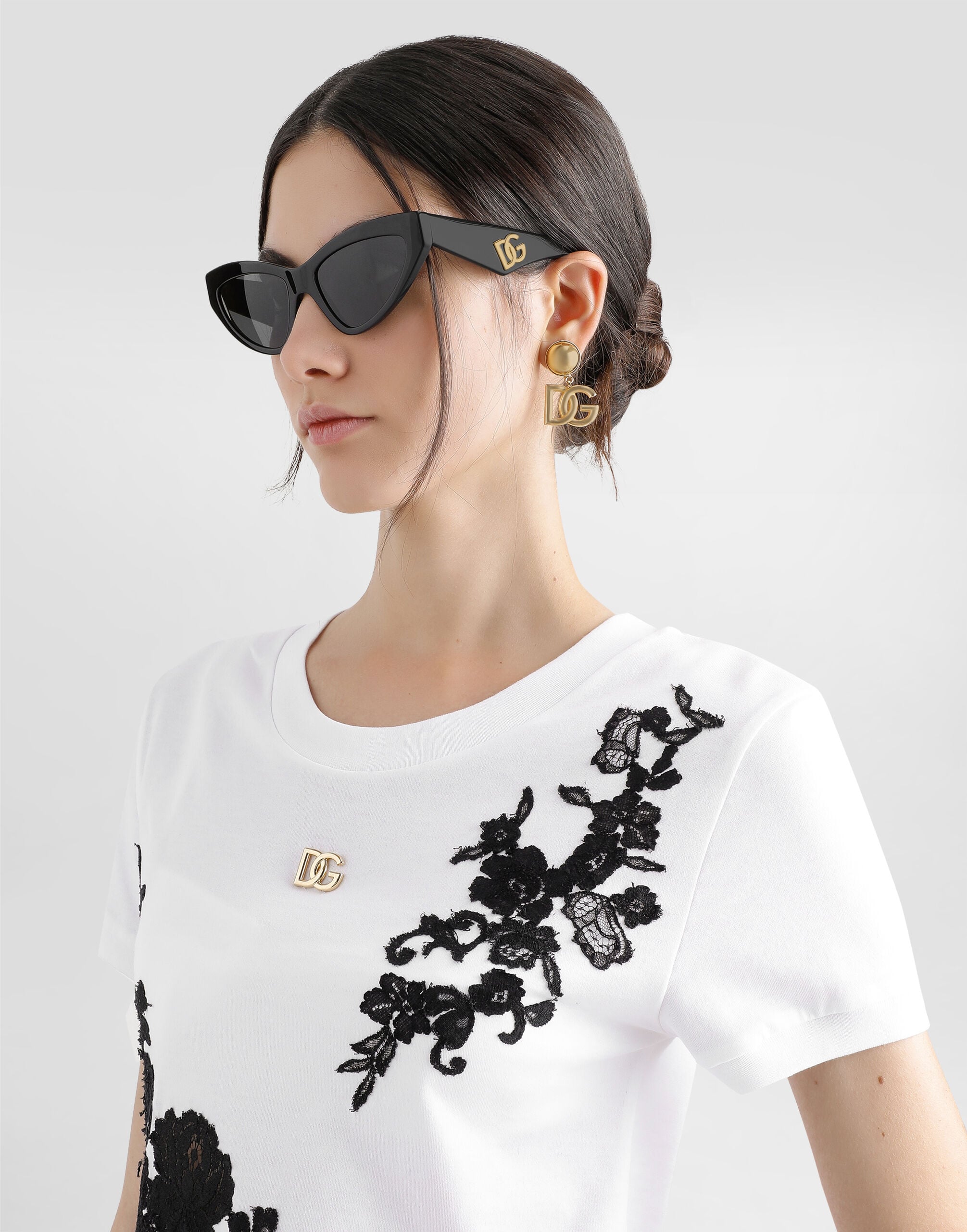 Jersey T-shirt with DG logo pin and lace details in White for