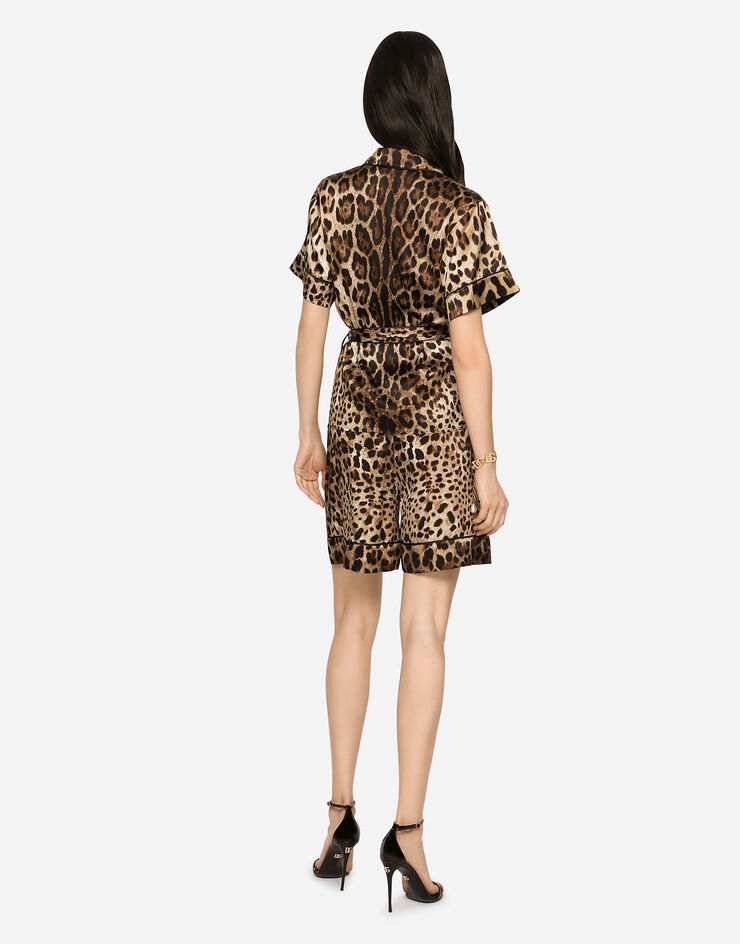 Dolce & Gabbana Chemise en soie avec ceinture Imprimé Animalier F5G67TFSAXY