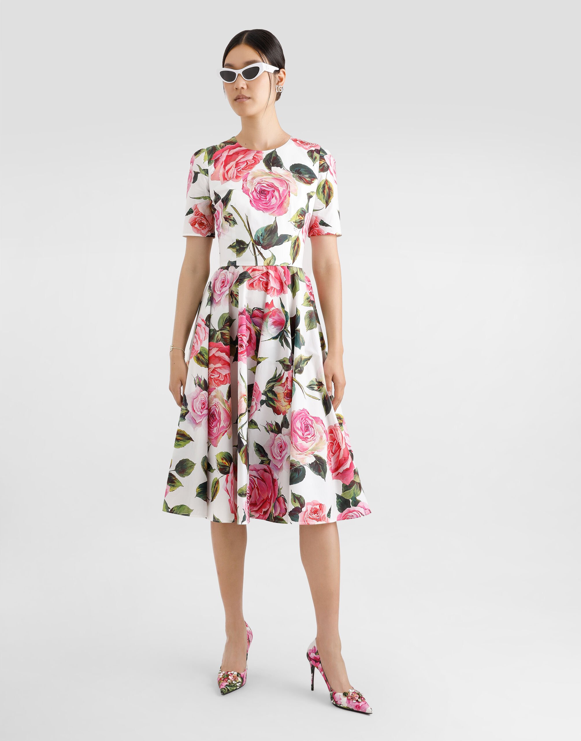 Cotton calf-length babydoll dress with rose print in Print
