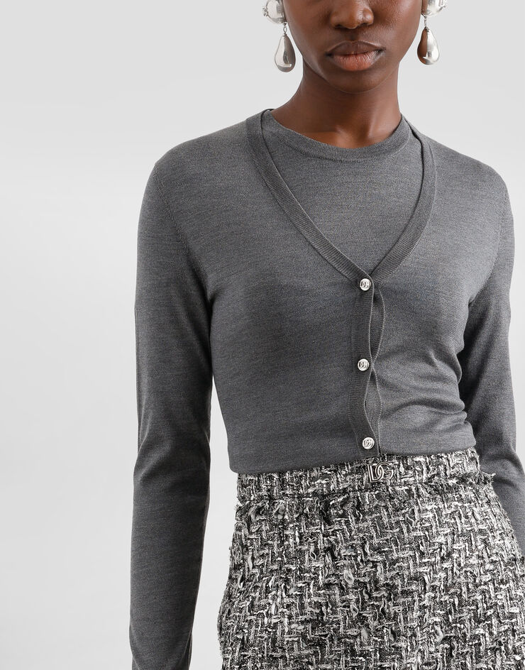 Dolce & Gabbana Cárdigan de seda con cuello de pico y logotipo DG bordado Gris FXV78ZJBSKY