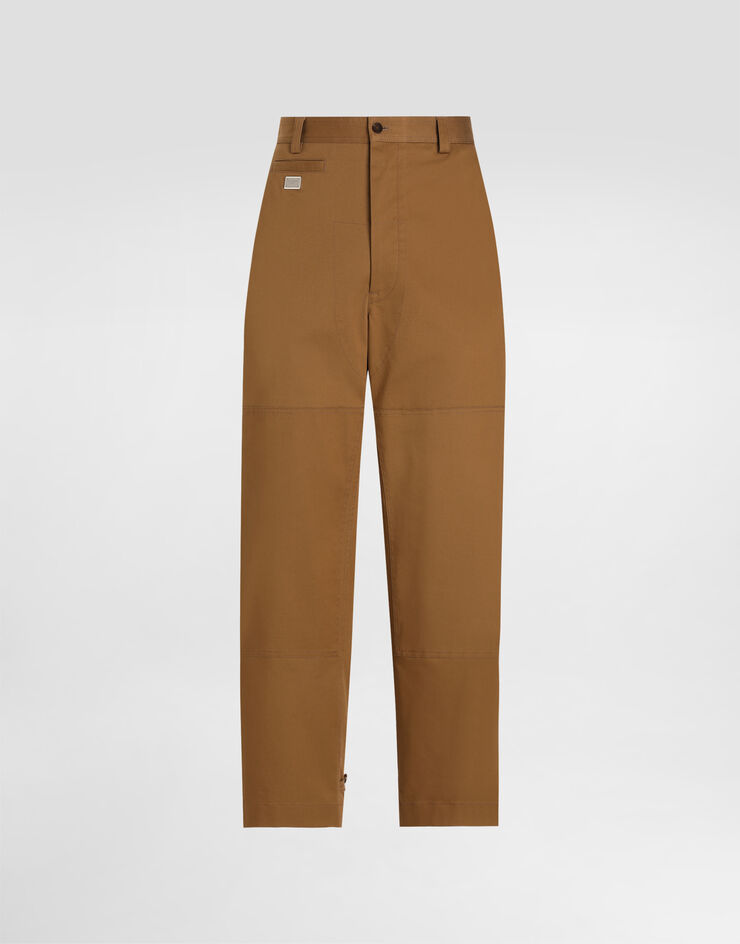 Dolce & Gabbana Cargohose aus Baumwolle mit Plakette Braun GP0RSTFUFL3