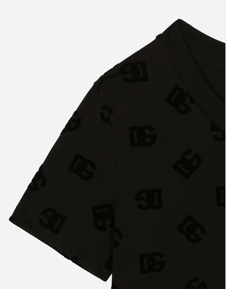 Dolce & Gabbana T-Shirt aus Jersey mit geflocktem DG-Logo allover Schwarz F8T00TGDB9K