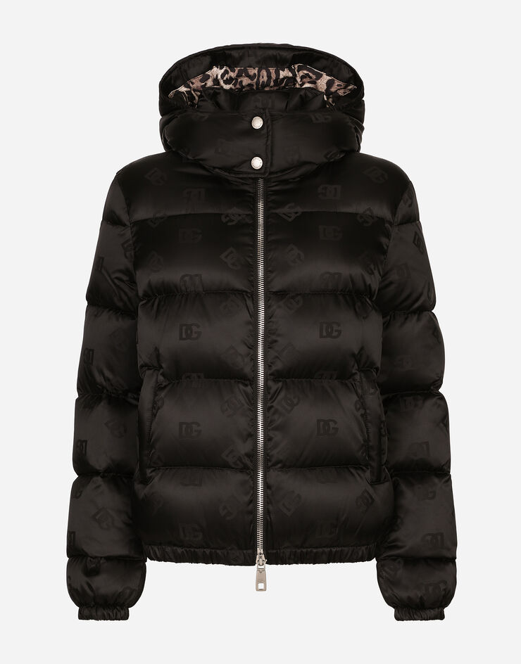 Dolce & Gabbana Plumífero acolchado en jacquard de raso con motivo integral del logotipo DG Negro F9P48TGDCL4