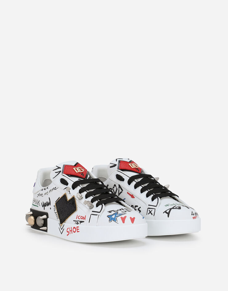 Dolce & Gabbana Sneaker Portofino aus bedrucktem Kalbsleder mit Patch Mehrfarbig CK1544AD569