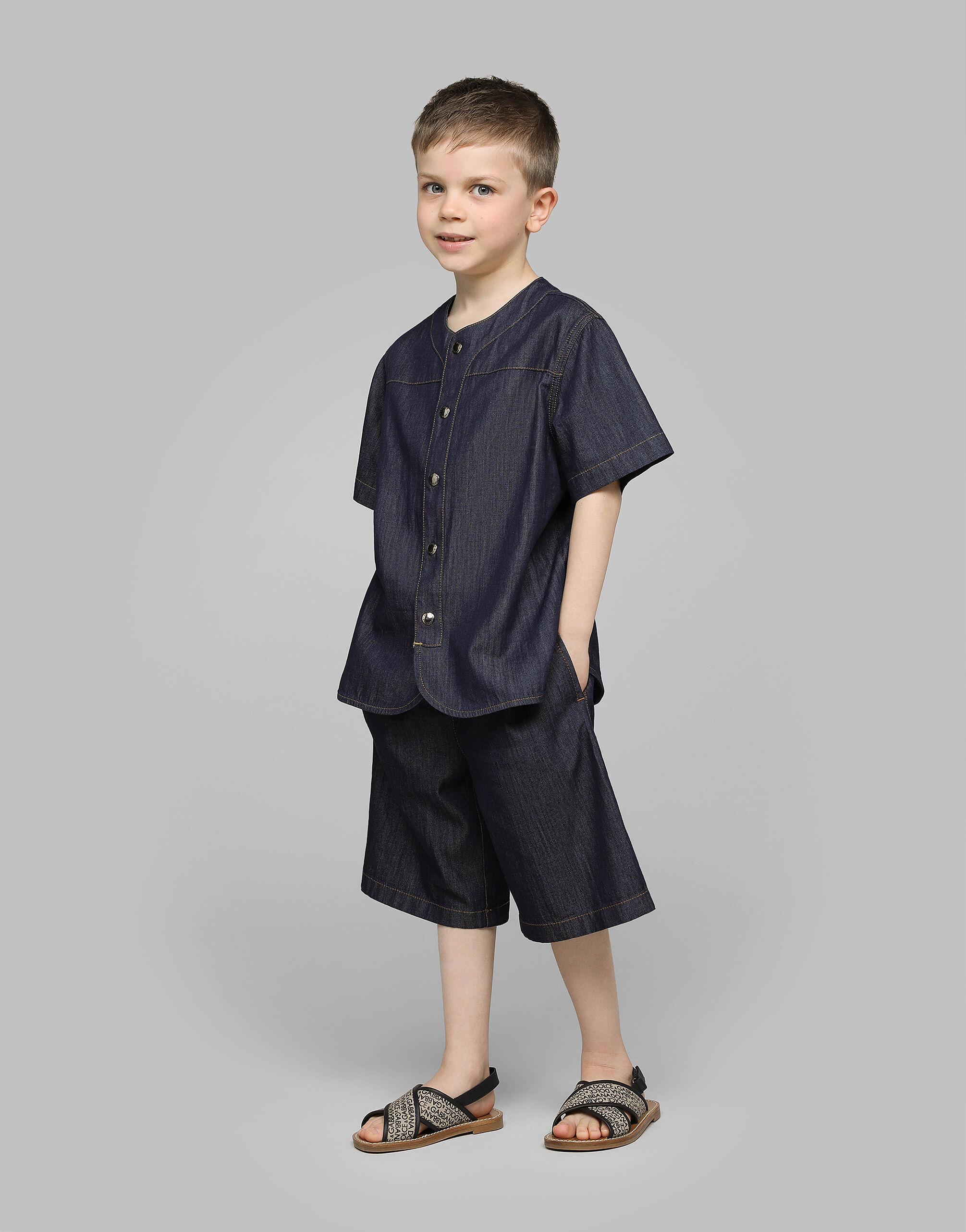 Multicolorのボーイズ DGロゴ デニム ショートパンツ | Dolce&Gabbana®