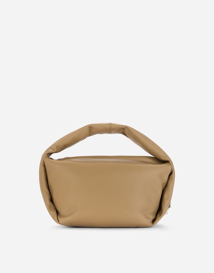 Dolce & Gabbana Маленькая сумка Soft из кожи наппа с фирменной пластинкой бежевый BB7321AF984