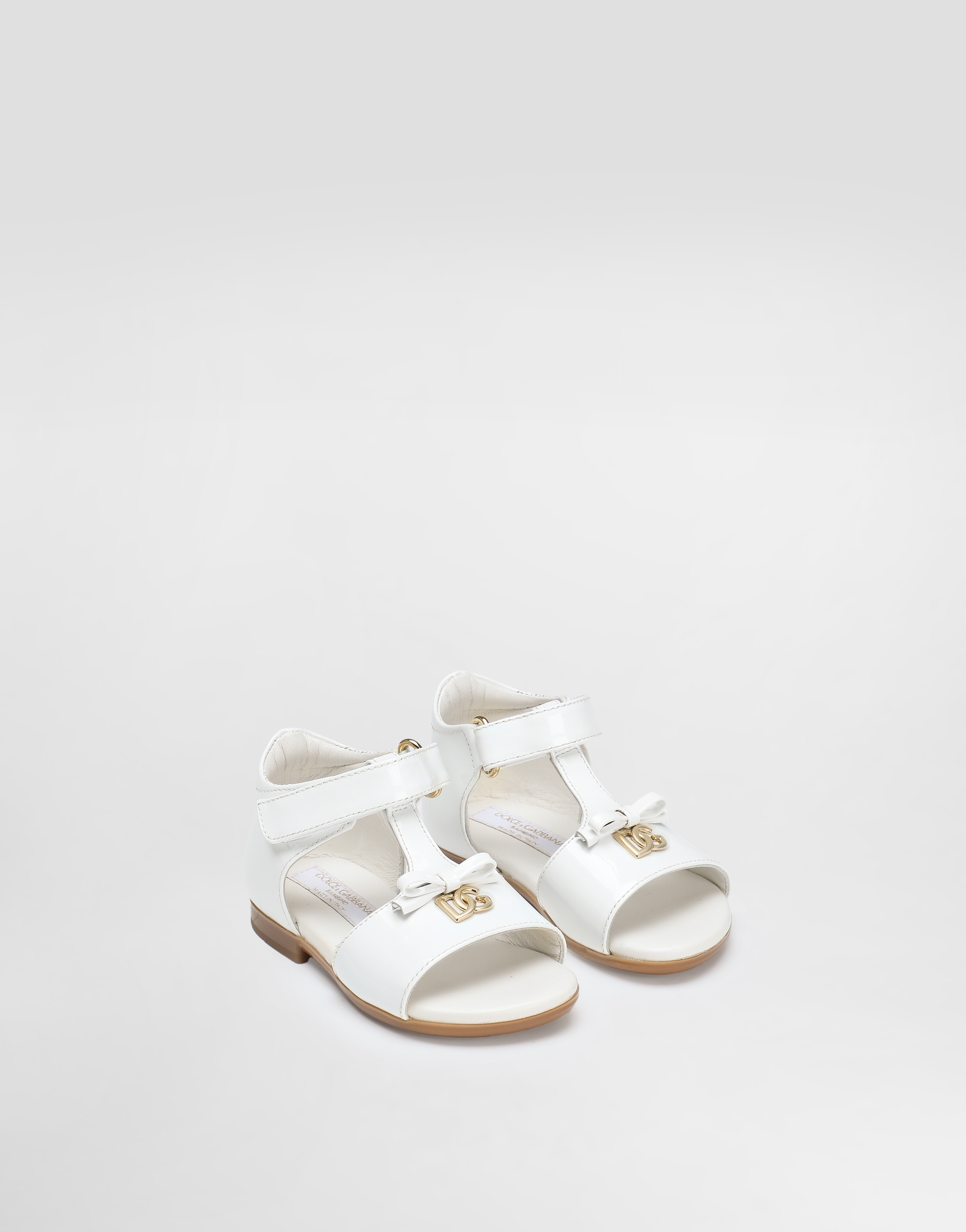 Dolce & Gabbana Patent Leather First Steps Sandals With Metal Dg Logo In White