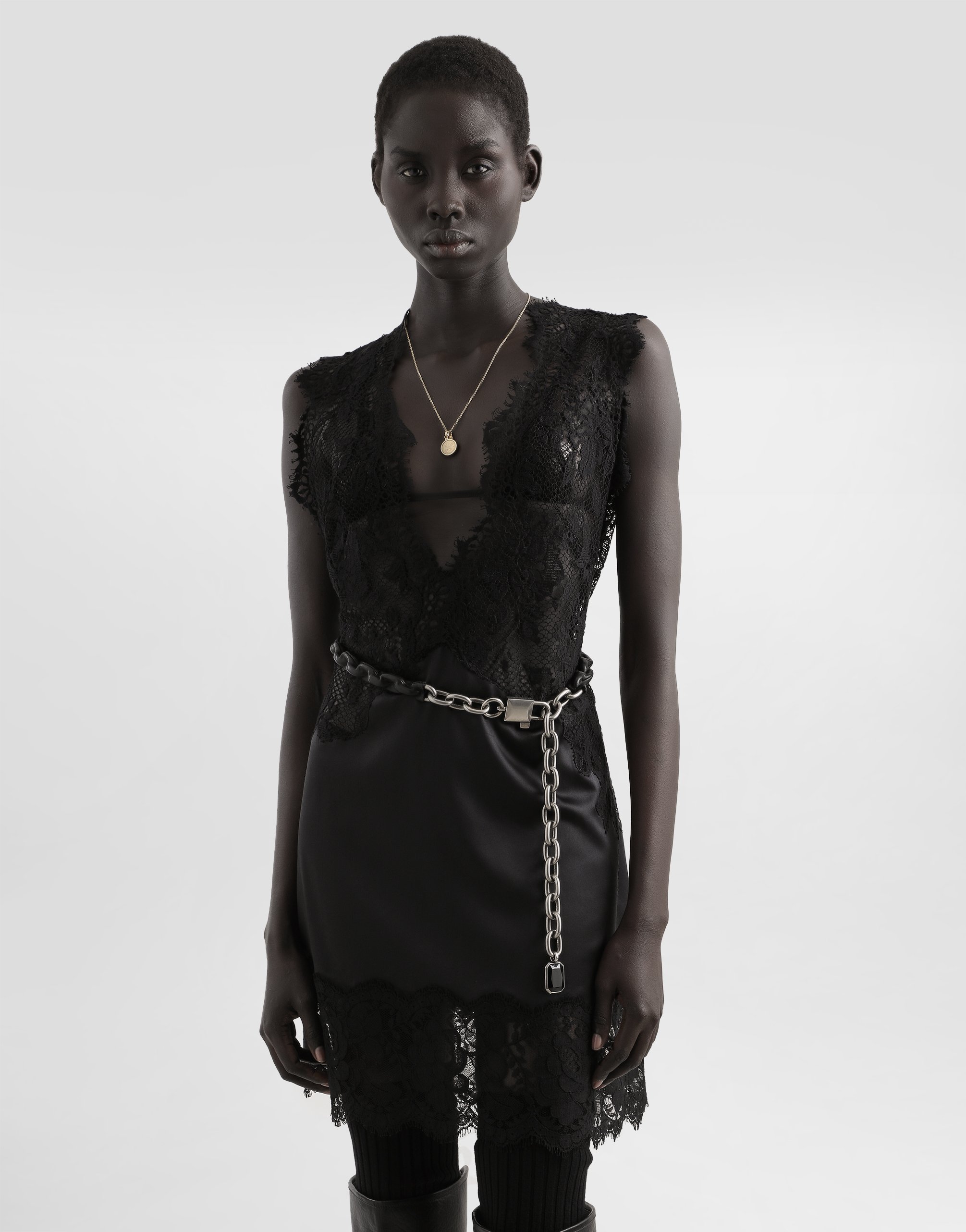 Short dress with lace