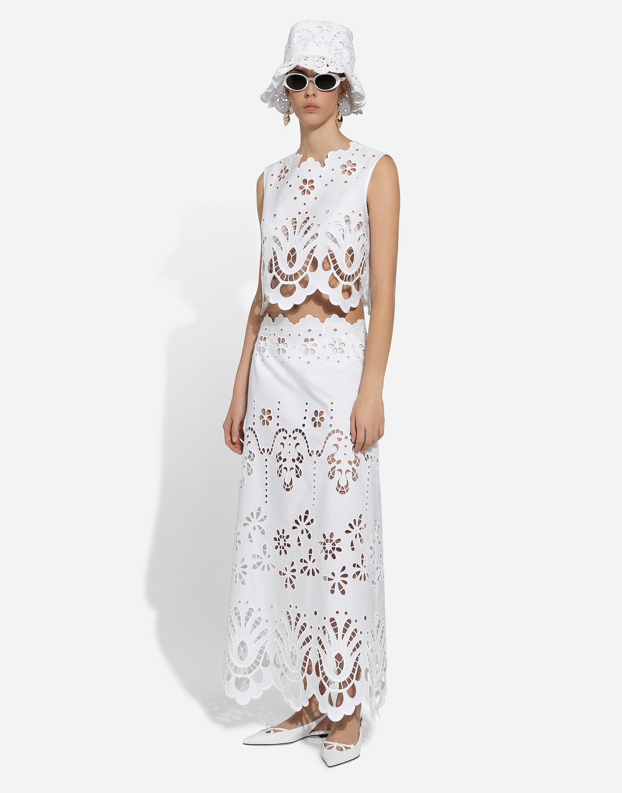 Dolce & Gabbana Cutout Embroidered Cotton Popeline Crop Blouse In ホワイト