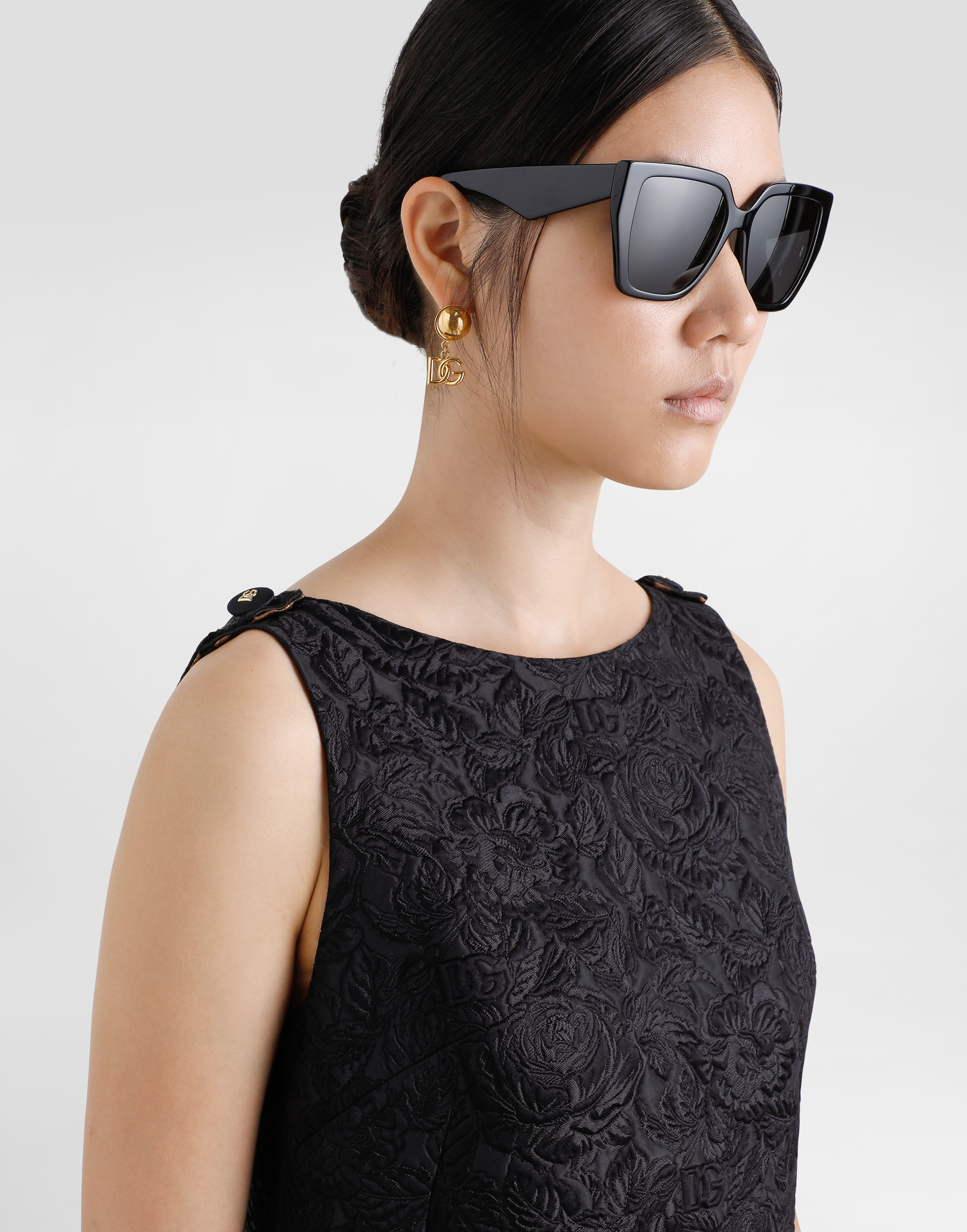 Dolce & Gabbana Short Floral Quilted Jacquard Sack Dress In Black