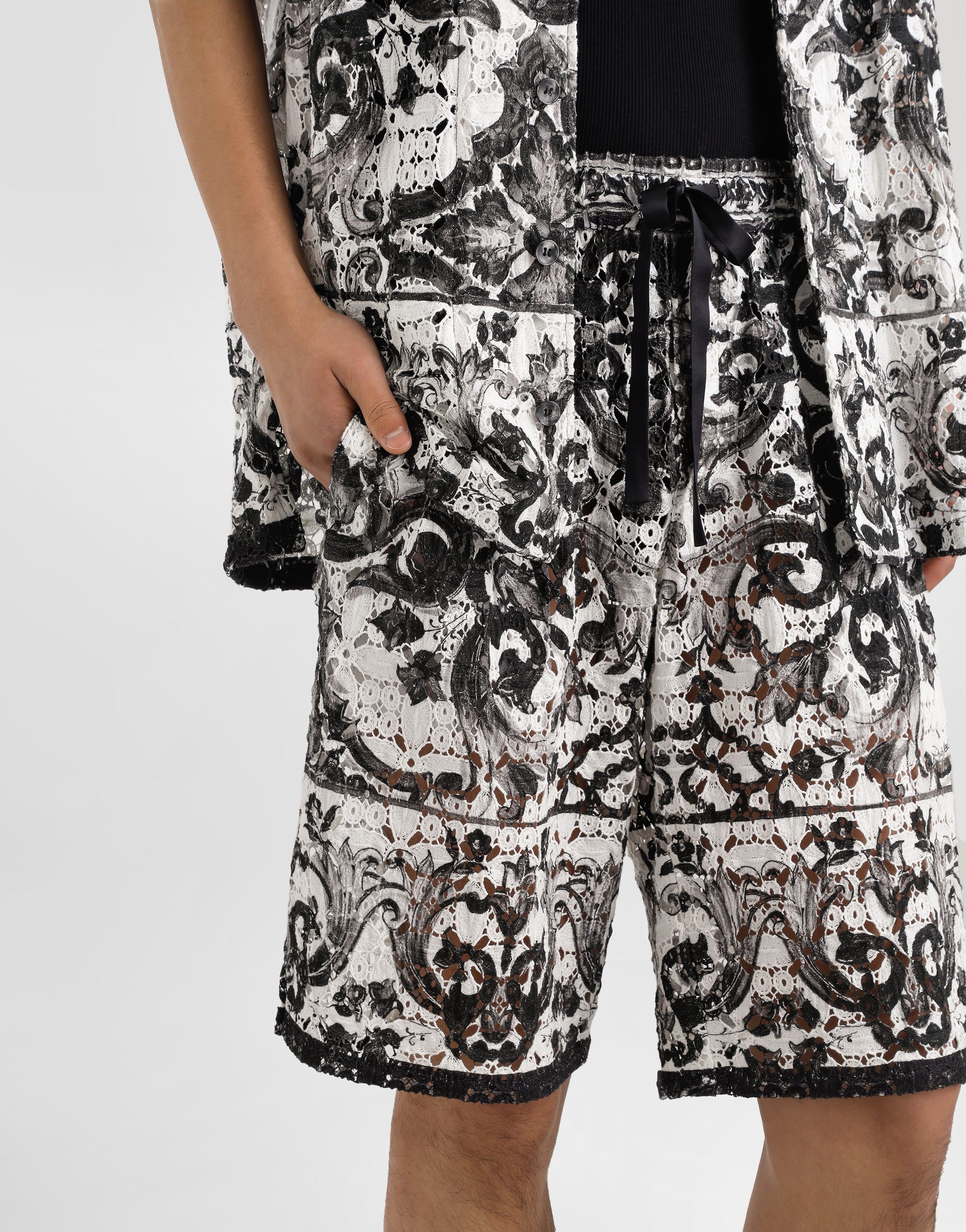 Majolica-print crochet lace trousers