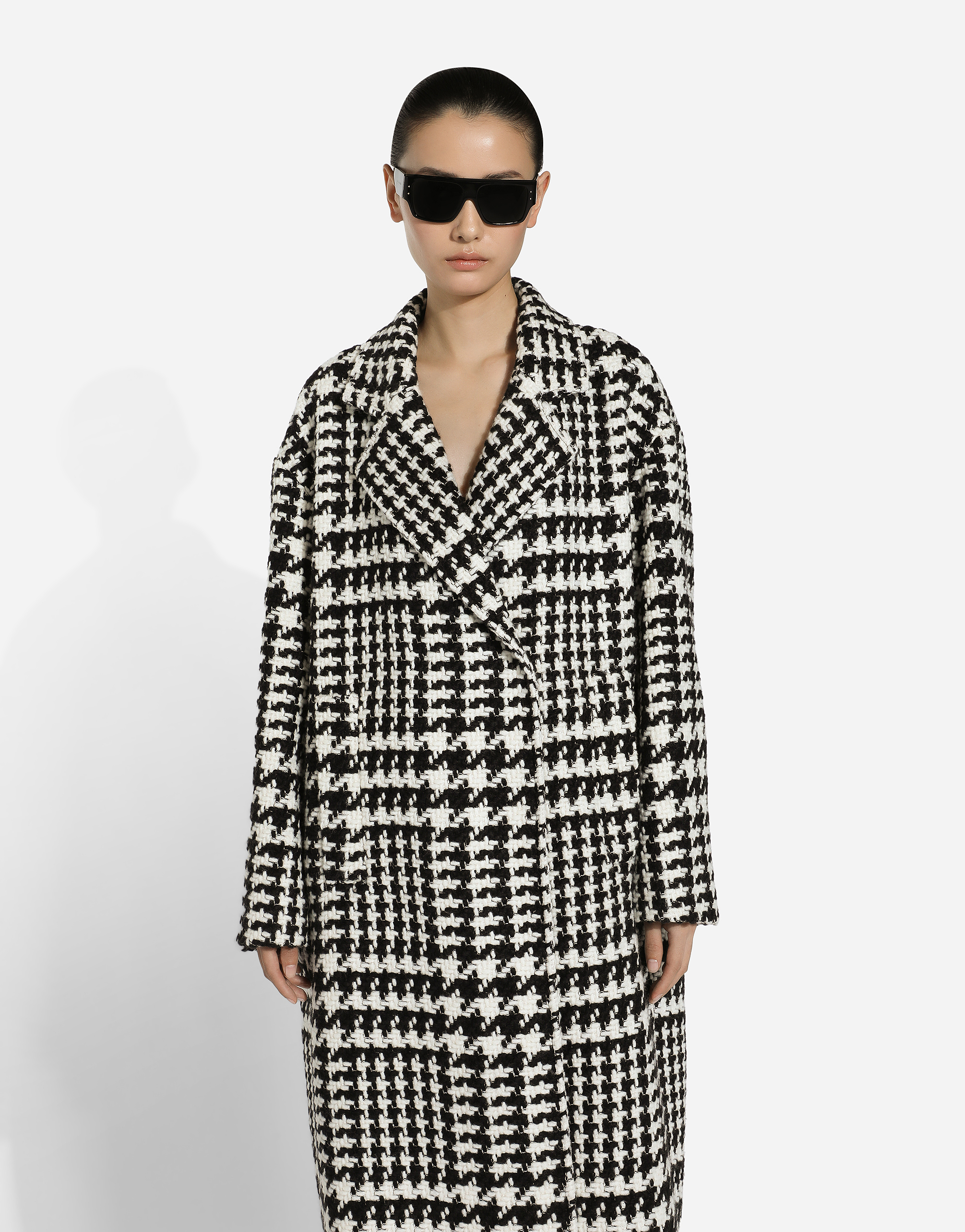 Shop Dolce & Gabbana Oversize Houndstooth Coat In マルチカラー