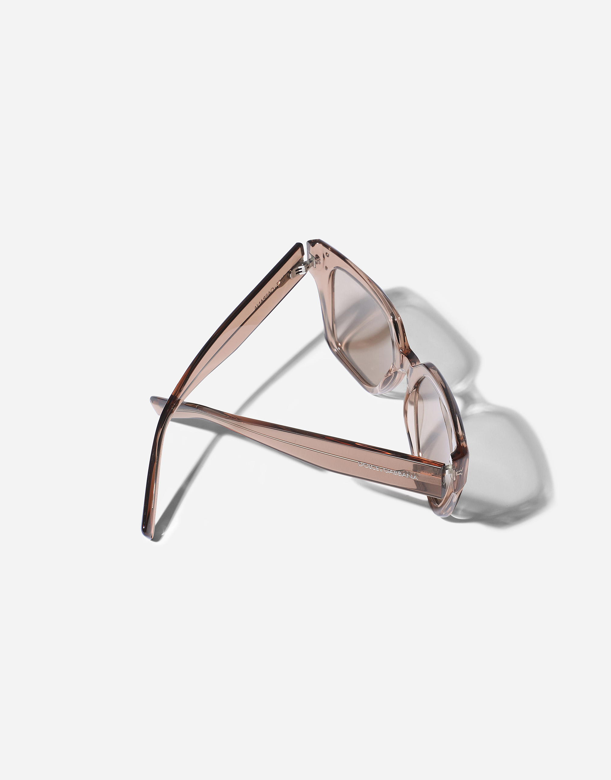 Shop Dolce & Gabbana نظارة شمسية Dg Sharped In Transparent Camel