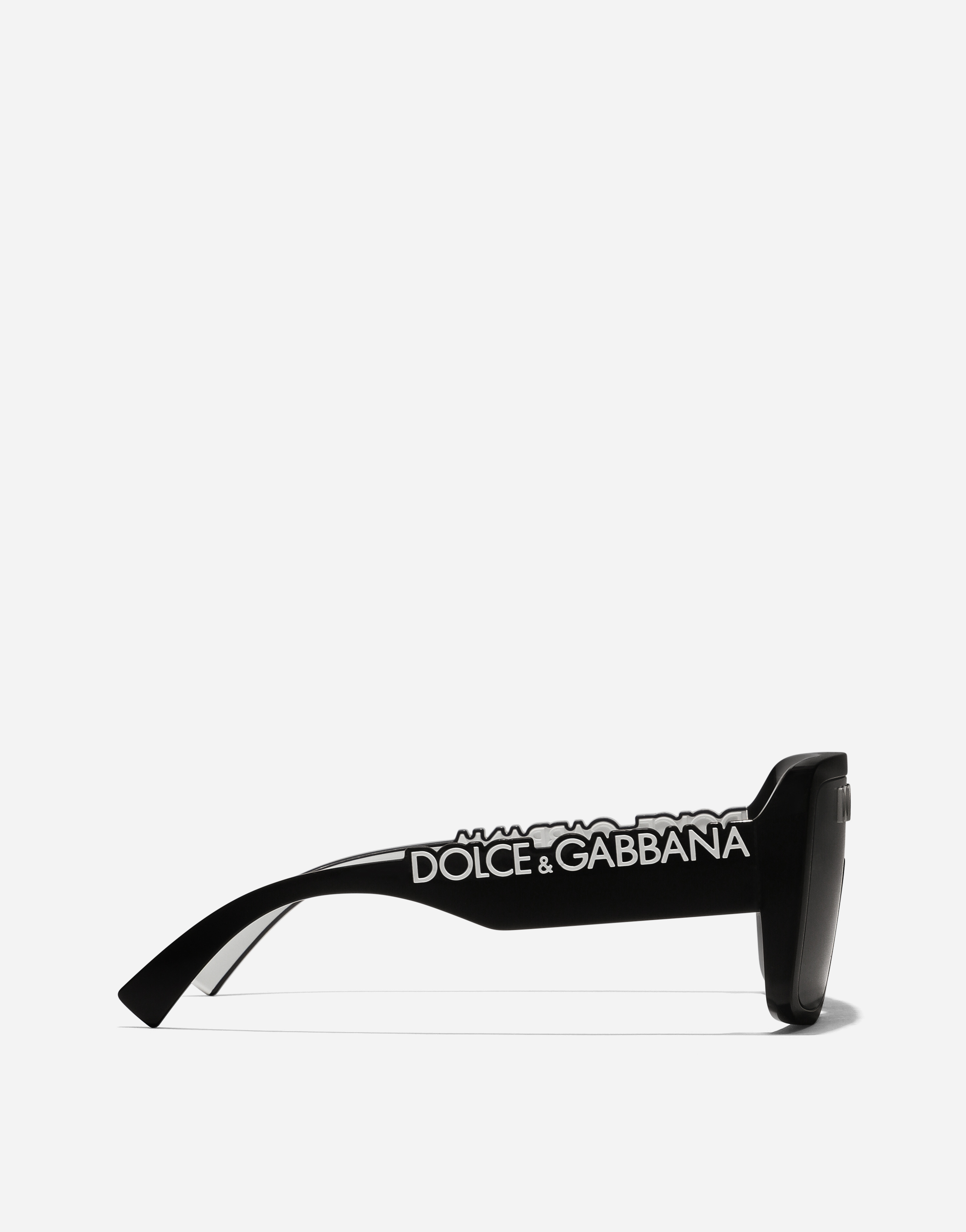 Dolce & Gabbana Dg Logo Sunglasses In Black