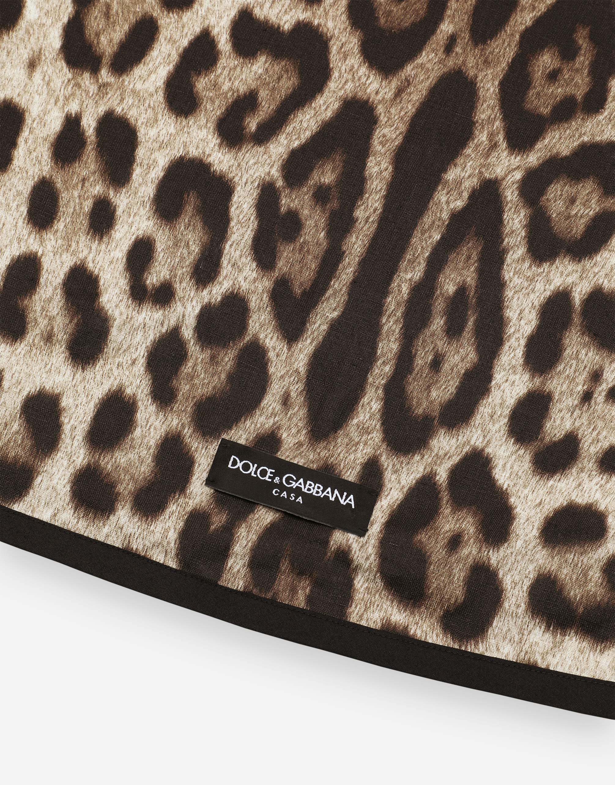 Dolce & Gabbana Leopardo-print Linen Tablecloth Set In Multicolor