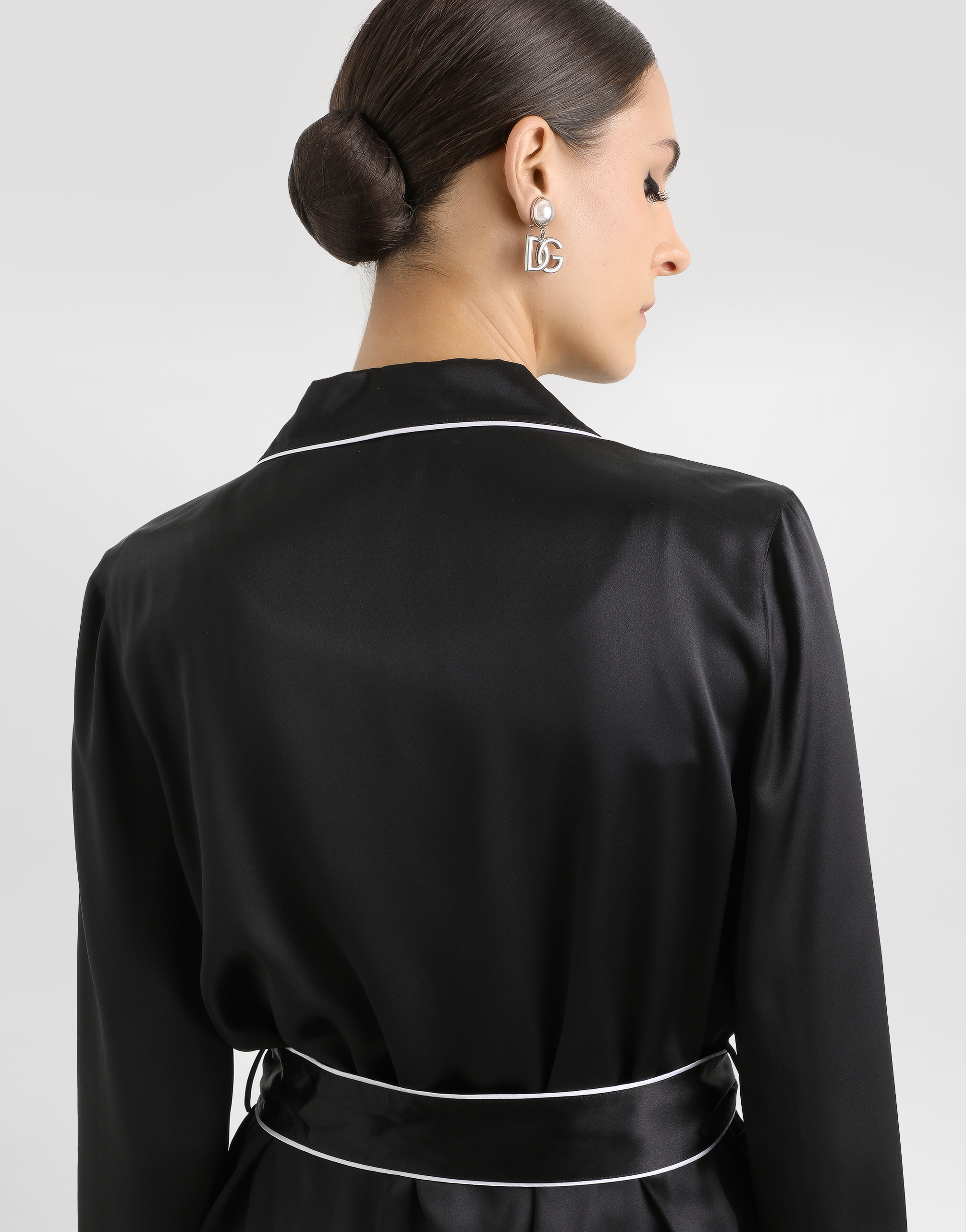 Silk pajama shirt with contrasting piping