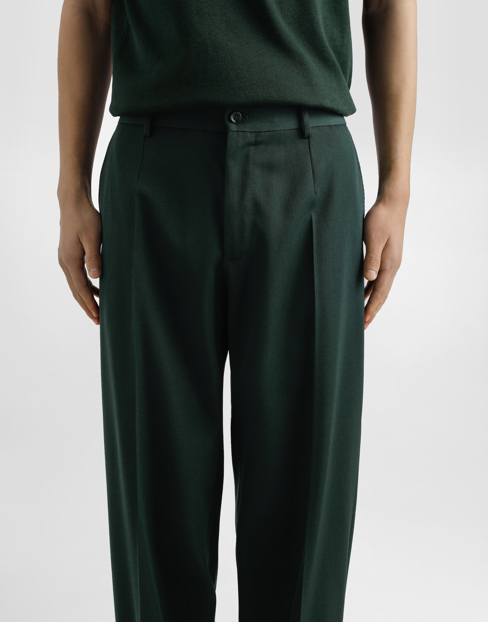 Woolen pants with turn-ups
