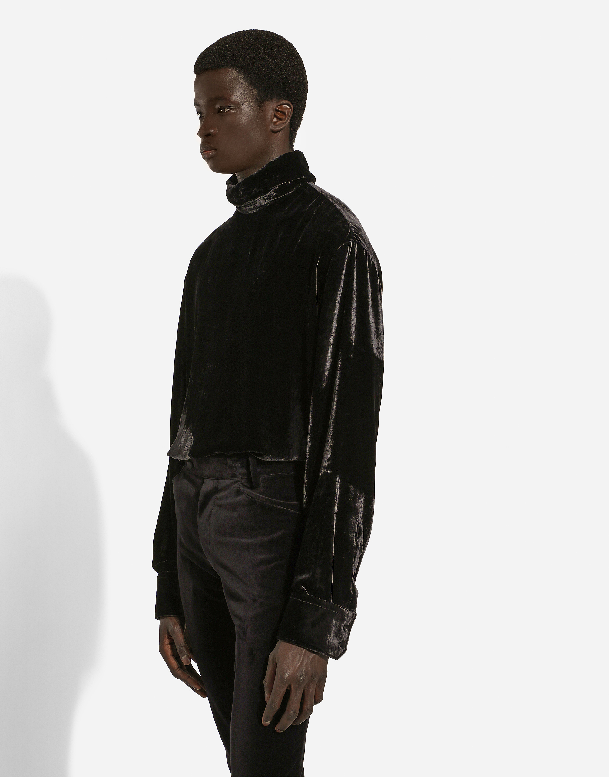 Loose velvet turtleneck with shirt cuffs