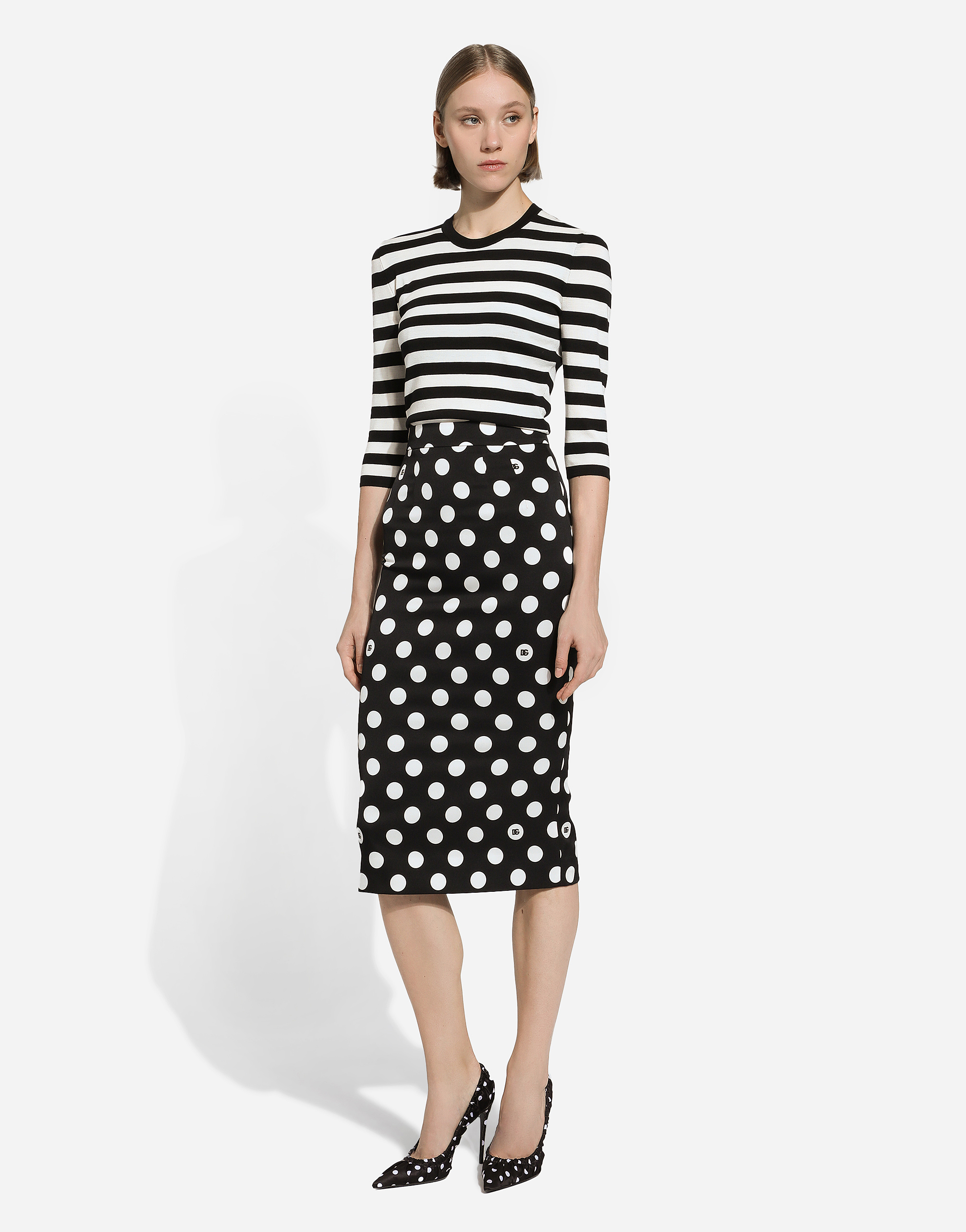 Wool sweater inlaid stripes