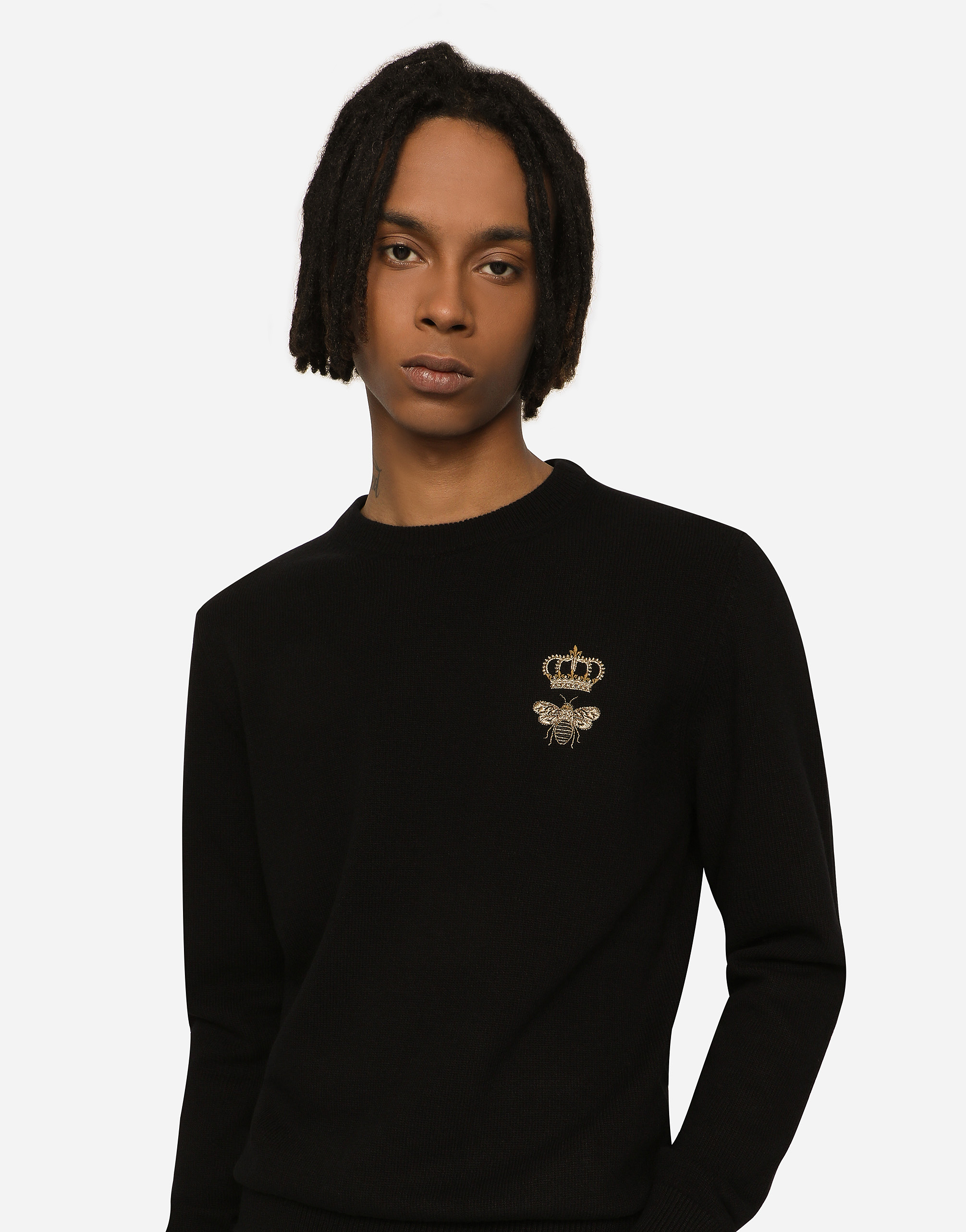 Round-neck wool sweater with embroidery