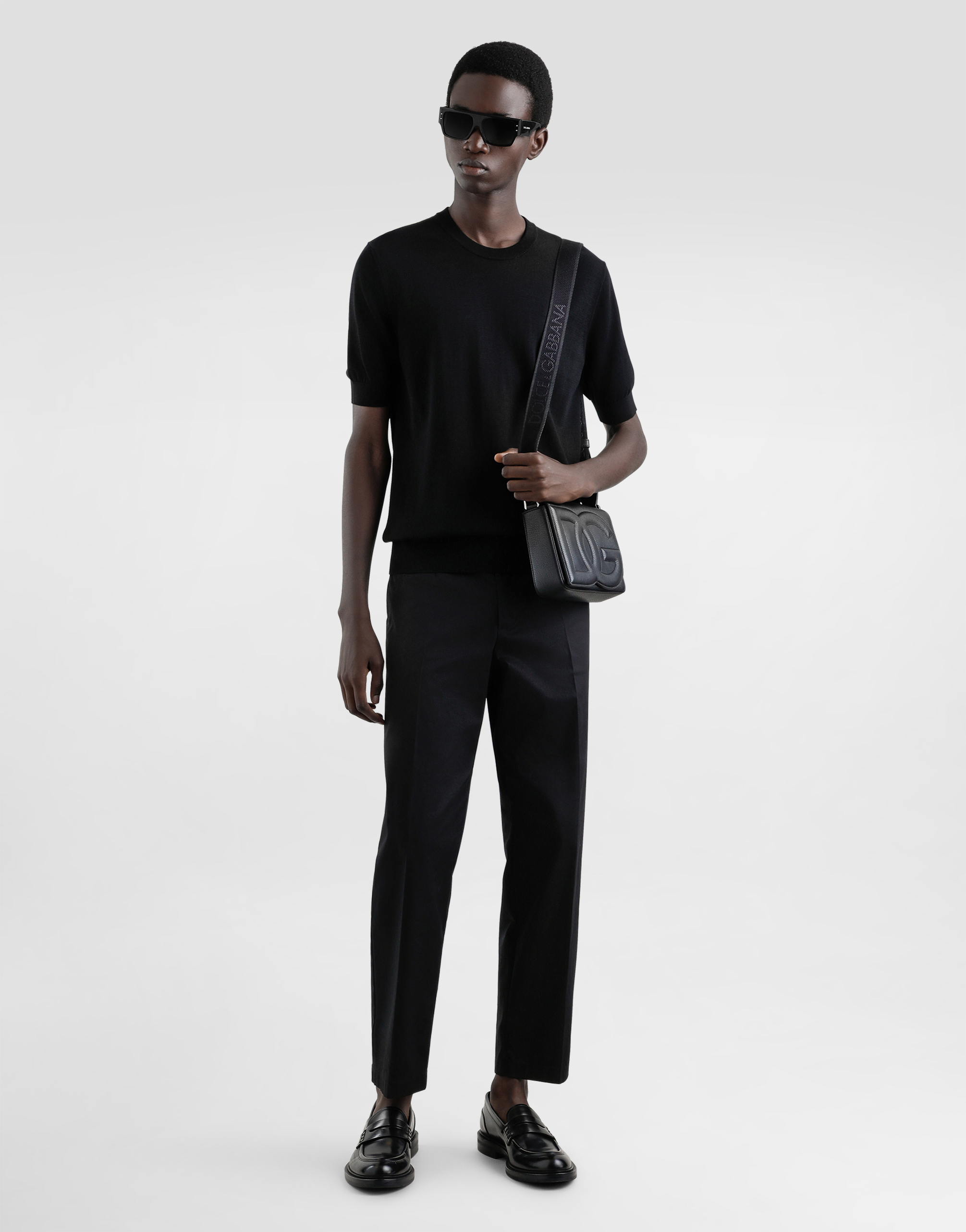 Dolce & Gabbana 'medium Dg Logo' Black Crossbody Bag With Quilted Logo In ブラック