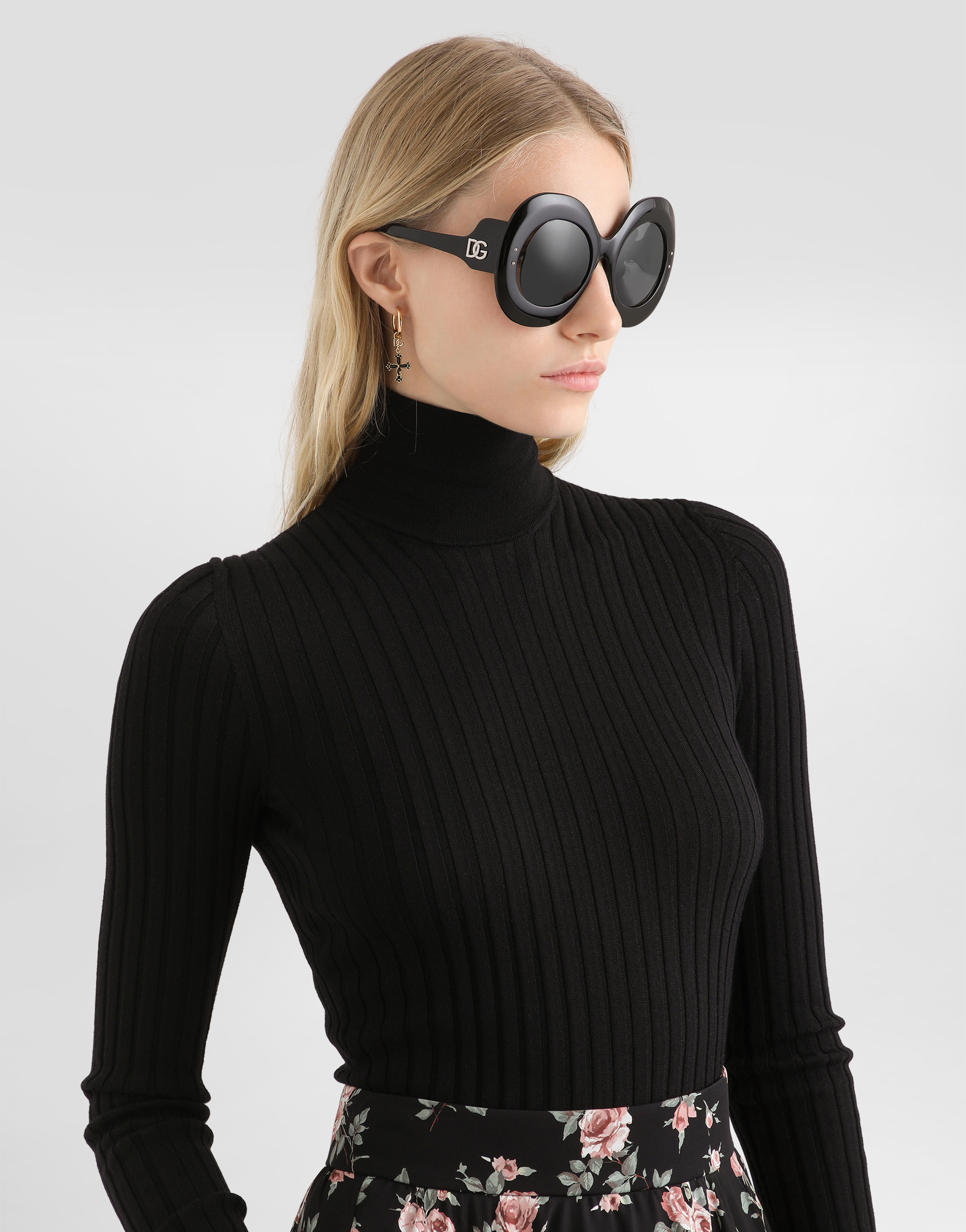 Dolce & Gabbana Wool Turtleneck Pullover In Black