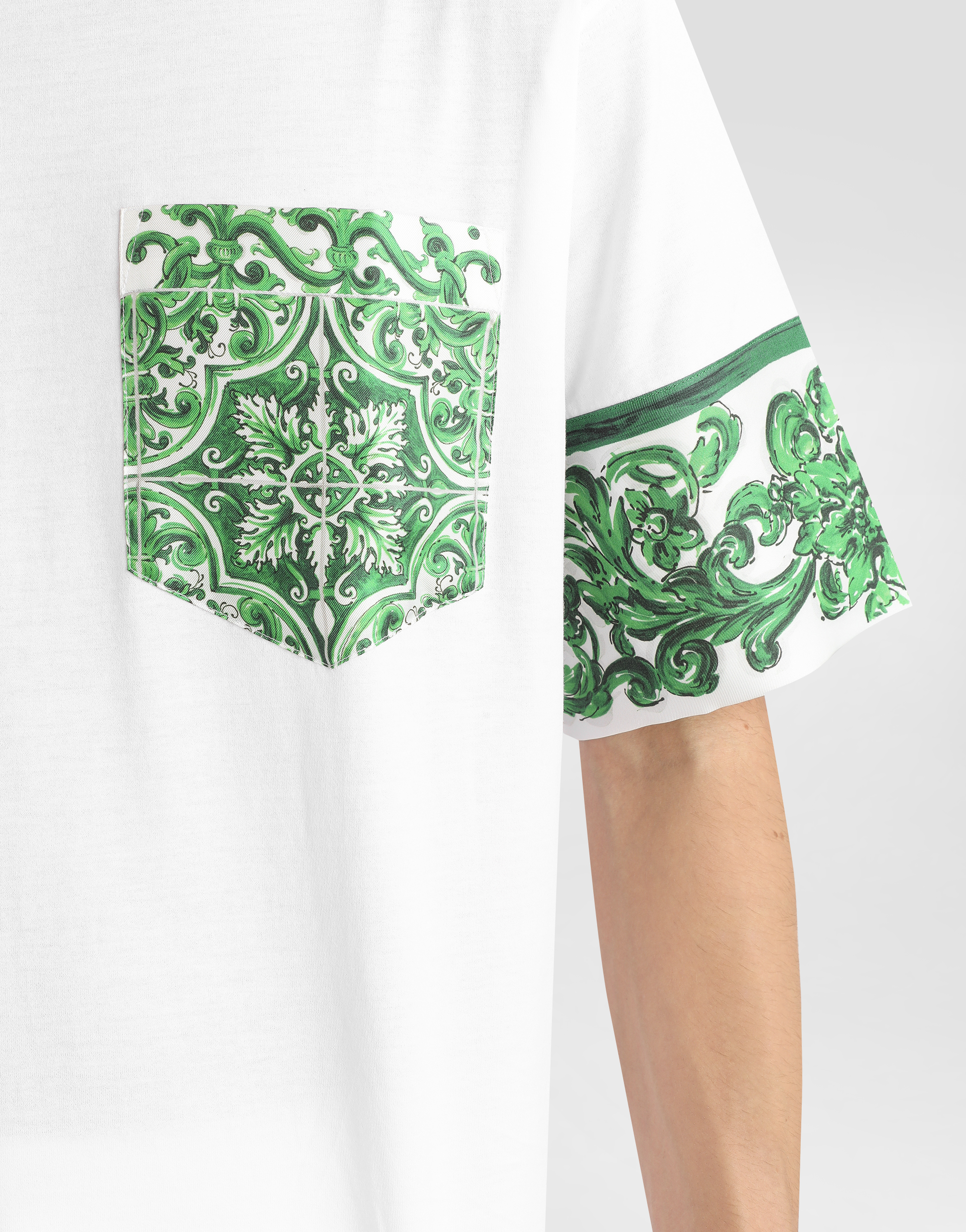 Cotton T-shirt with majolica-print breast pocket