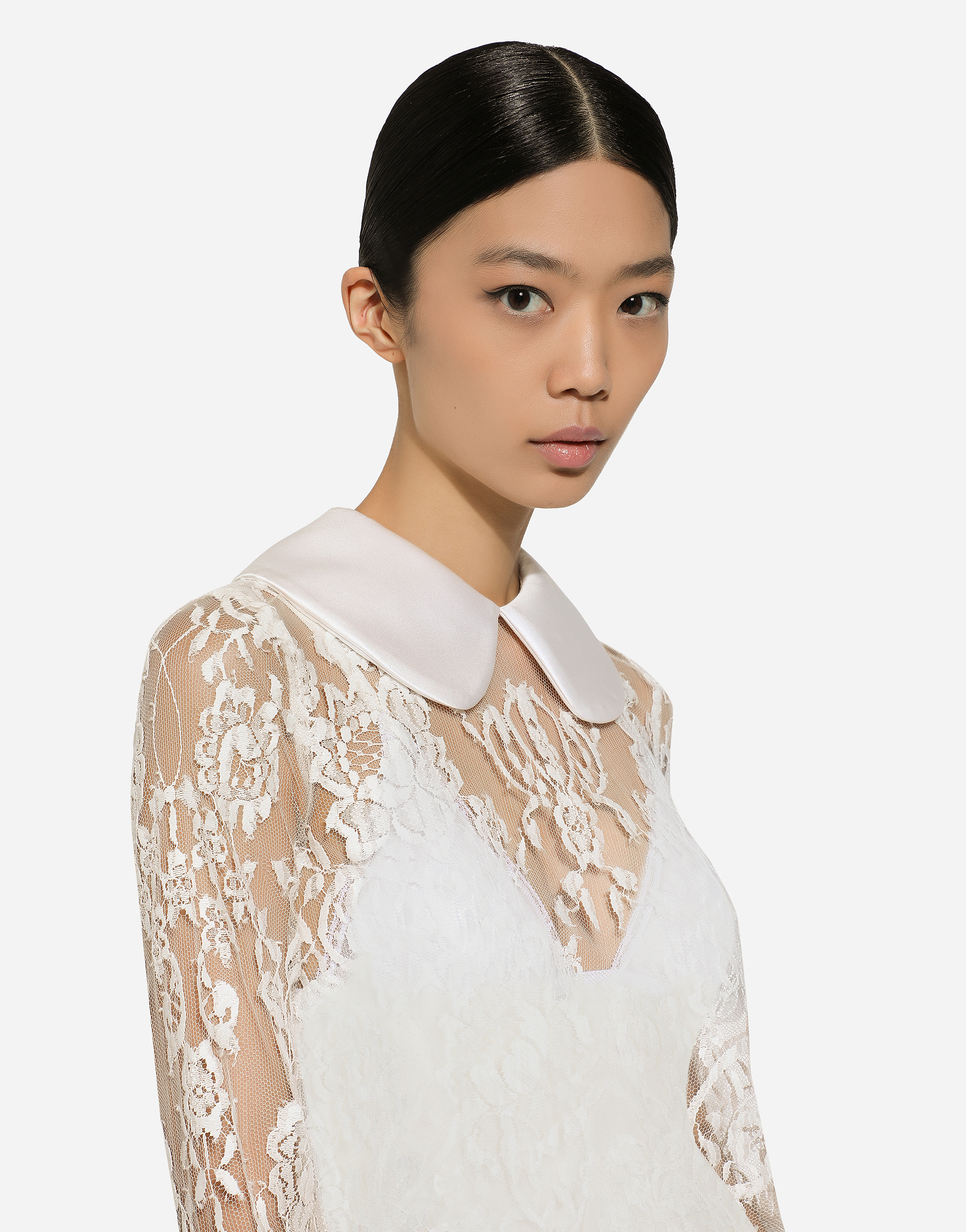 Short lace dress with satin neck