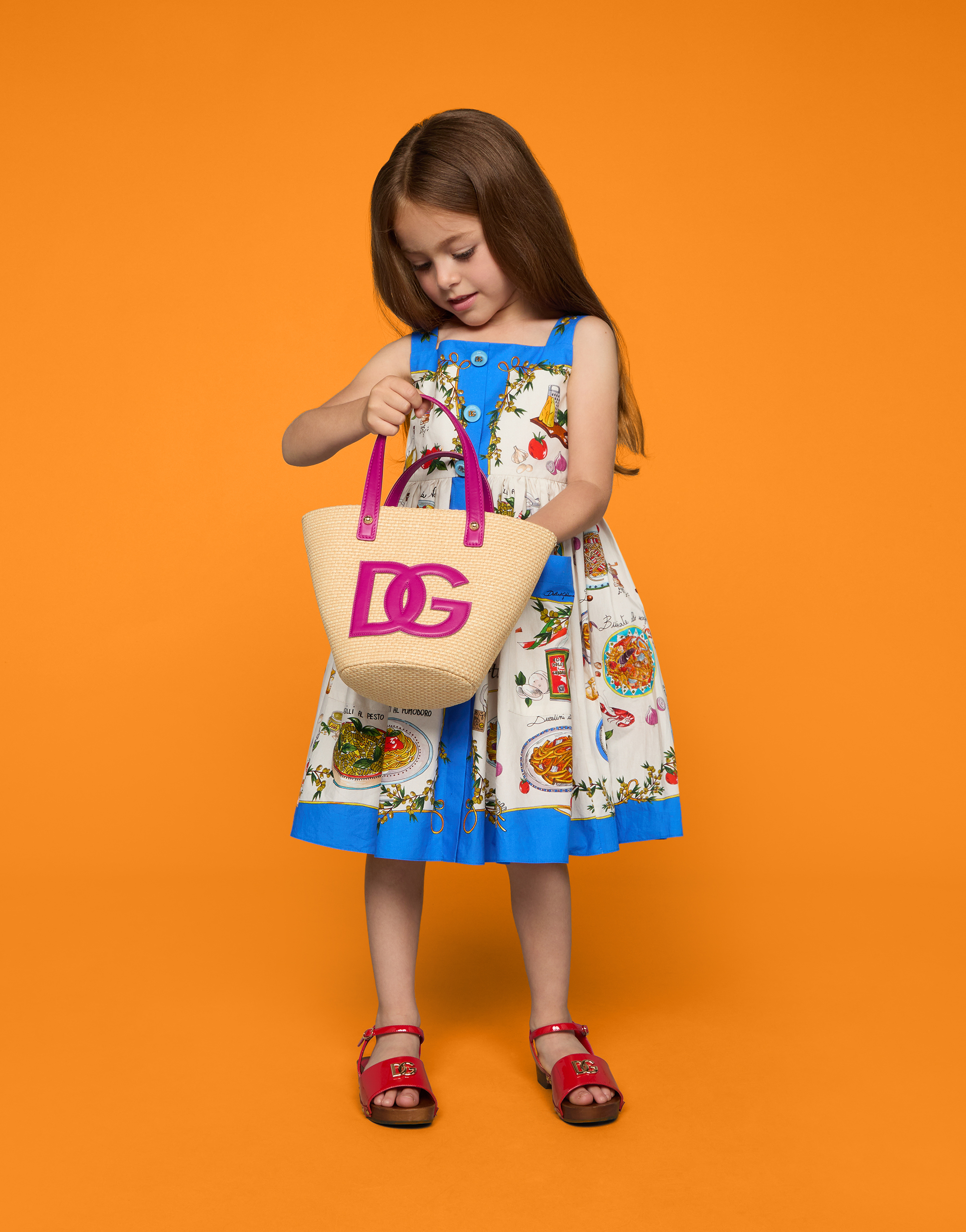 DOLCE & GABBANA RAFFIA HANDBAG WITH DG LOGO PATCH