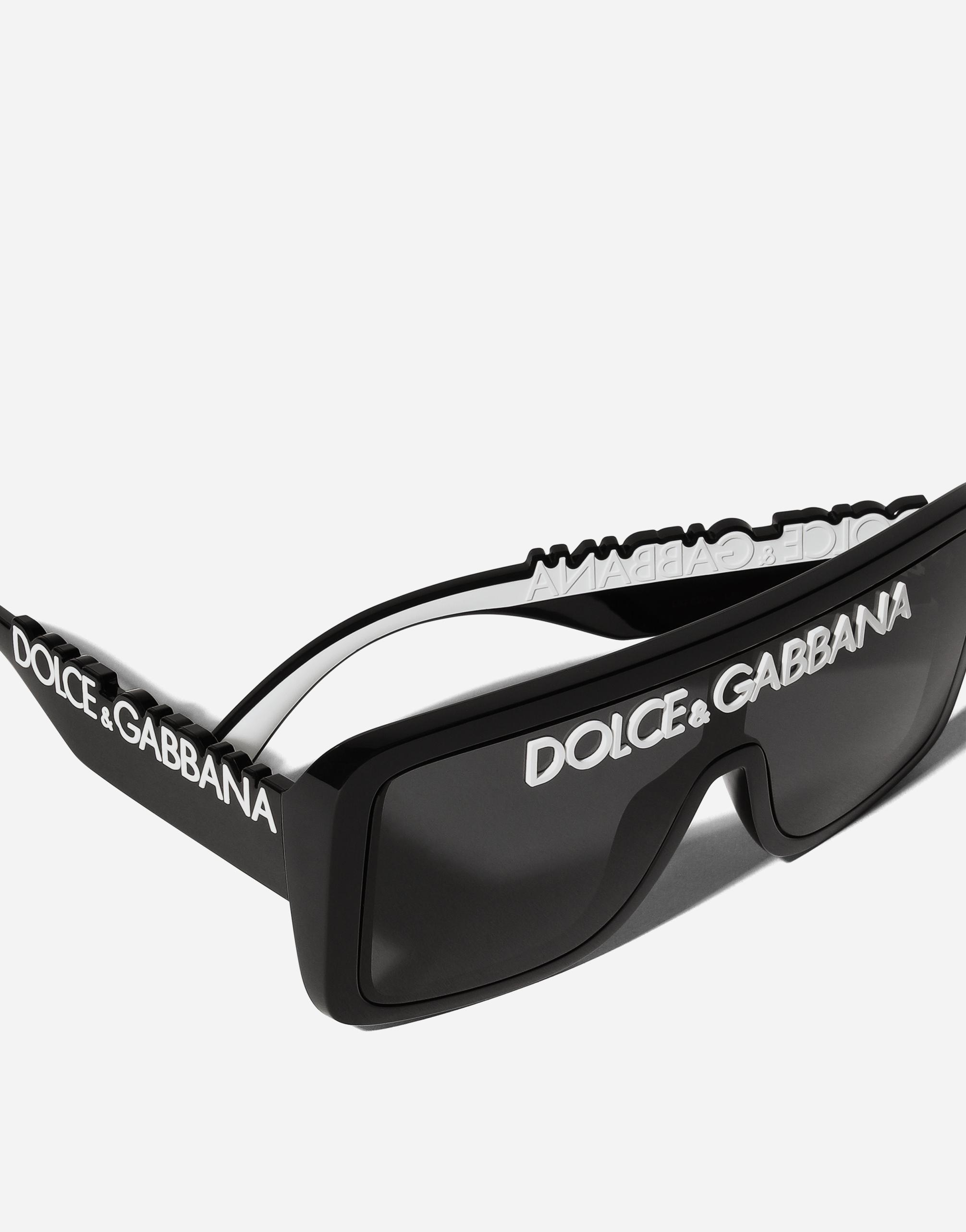 Dolce & Gabbana Dg Logo Sunglasses In Black