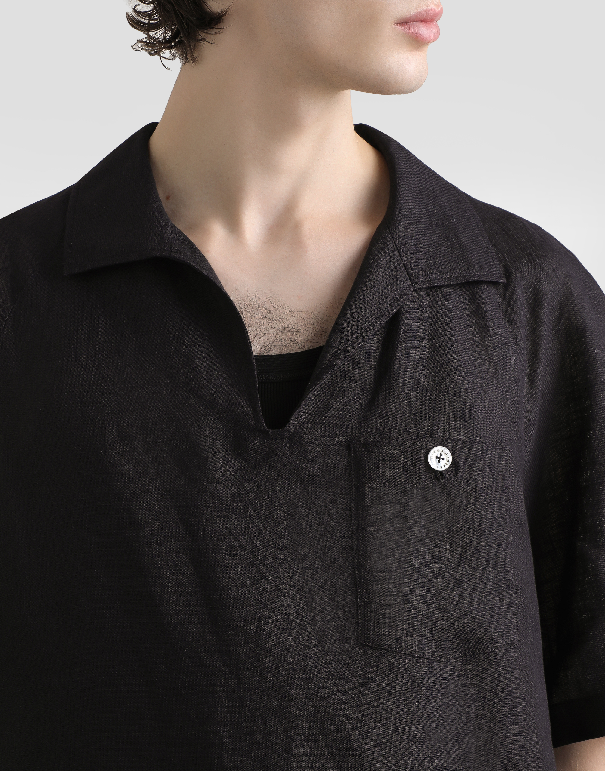 Short-sleeved linen t-shirt