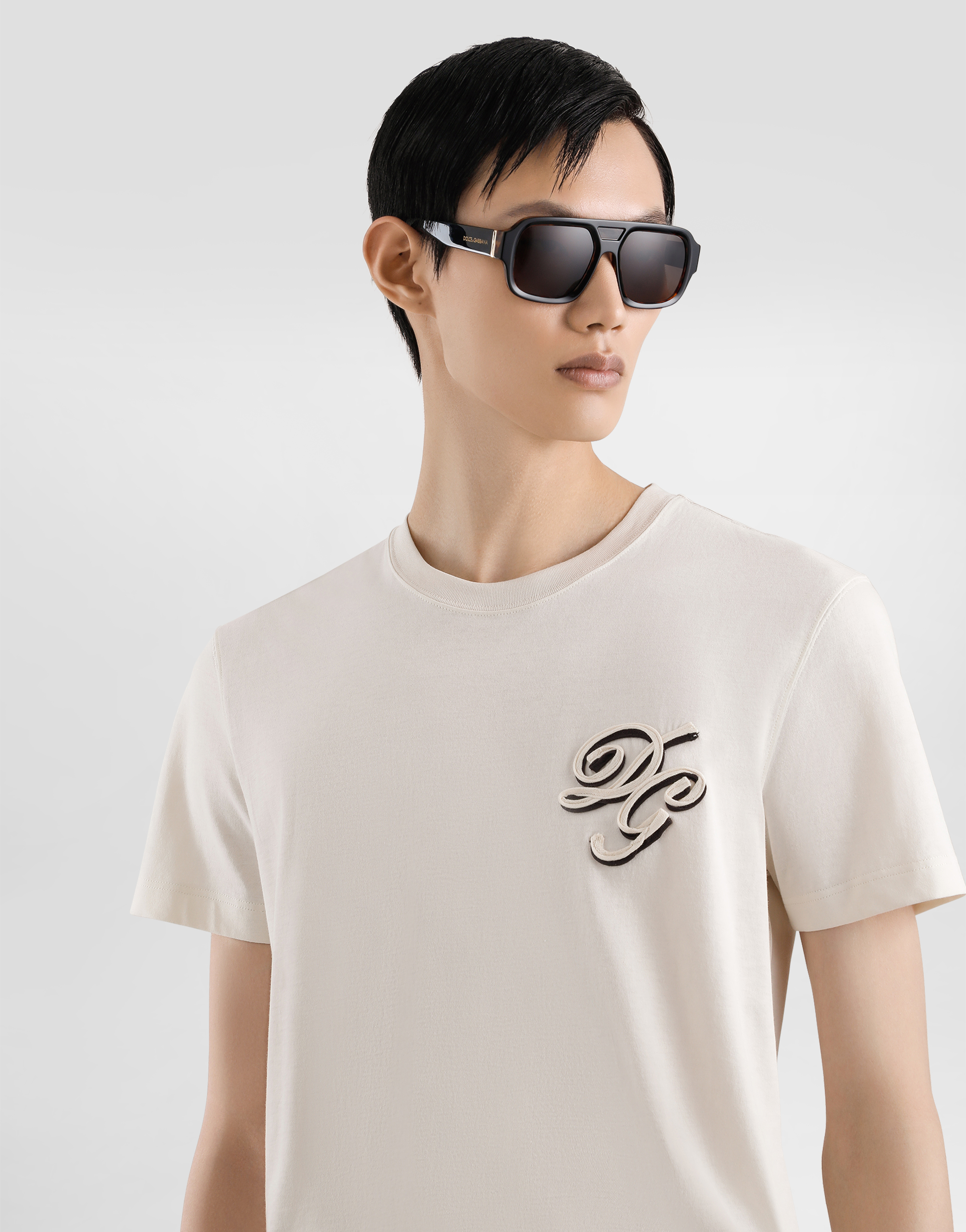 Cotton t-shirt with embroidery