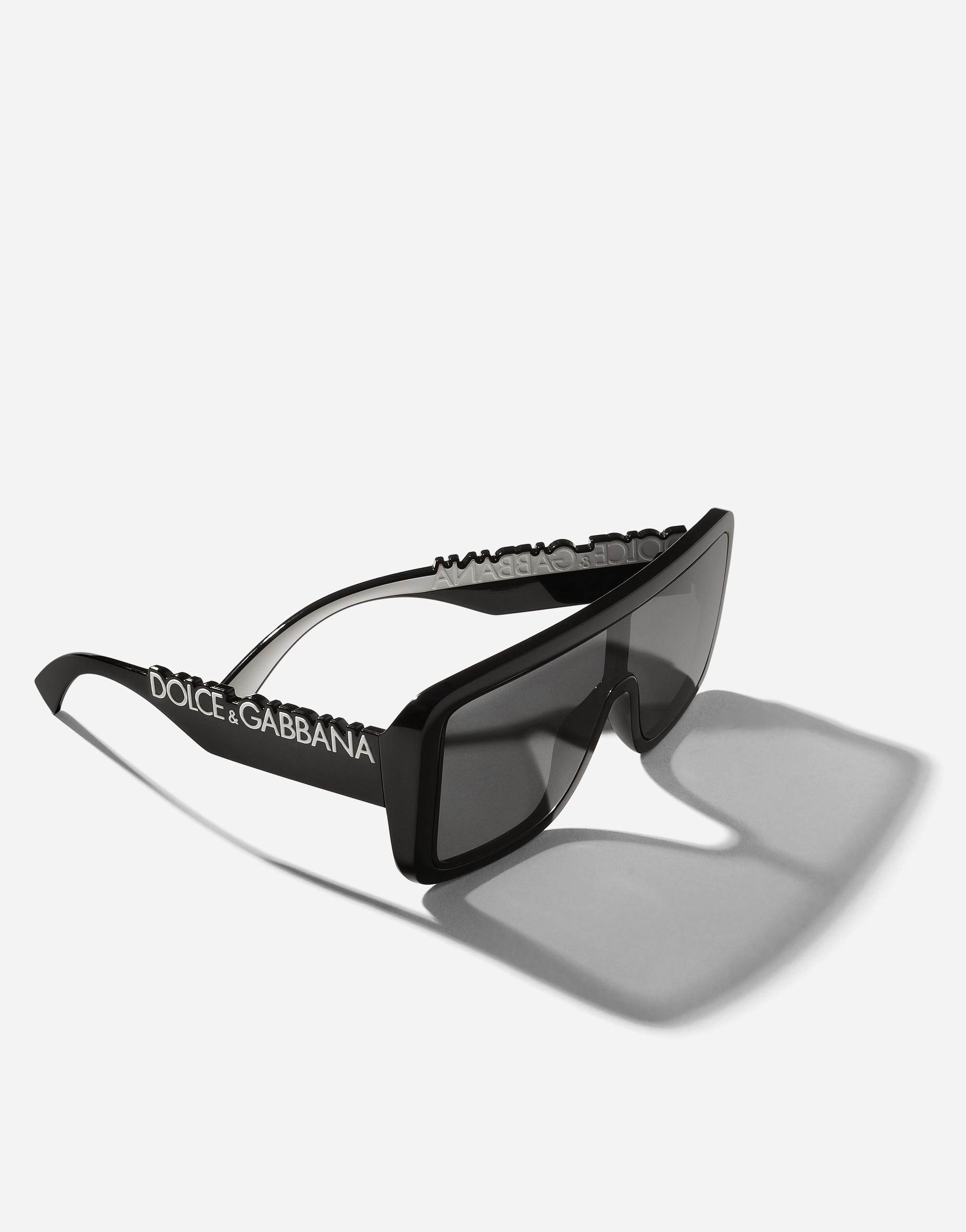Dolce & Gabbana Dg Logo Sunglasses In Black